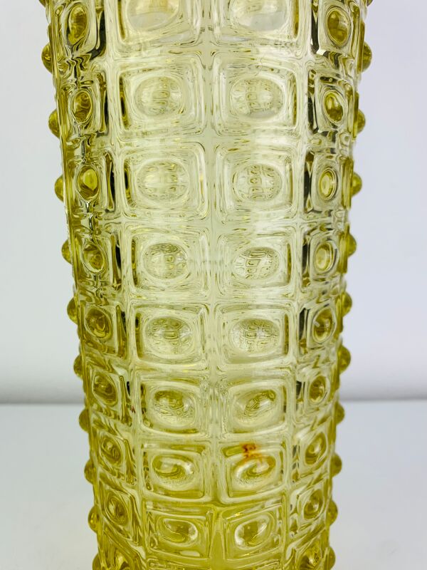 Vase en verre jaune par Rudolf Jurnikl pour Sklo Union, années 60