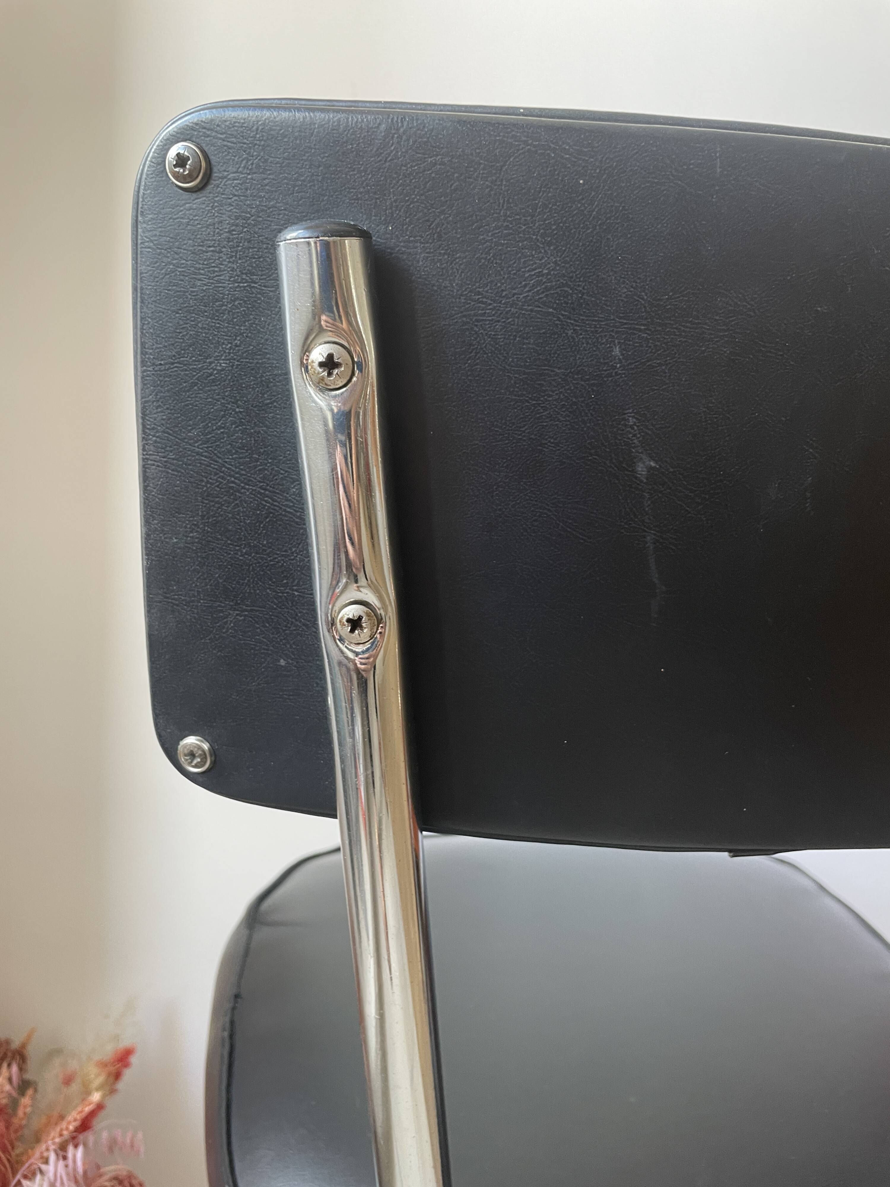 Industrial workshop chair in skai