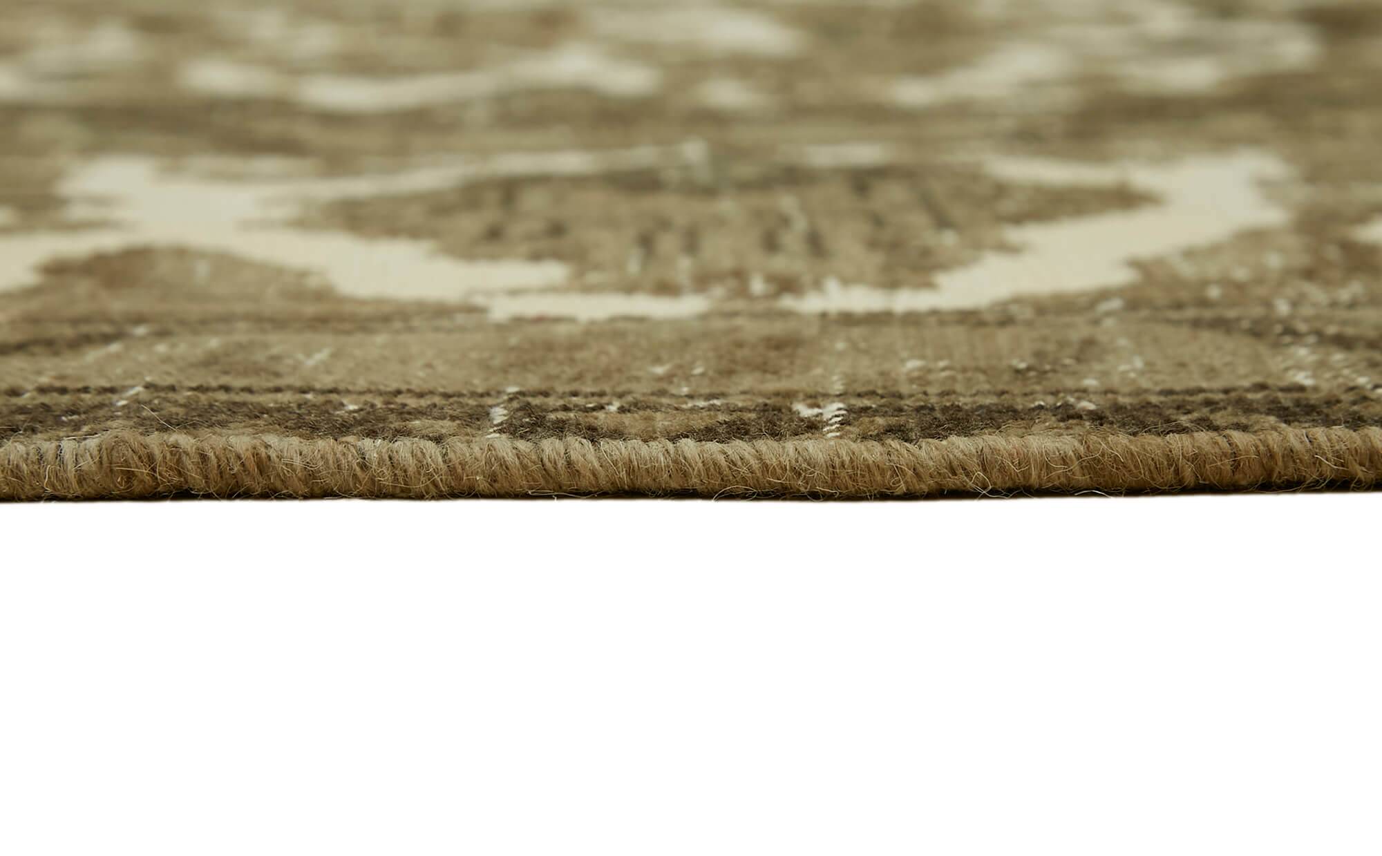 Hand-Knotted Persian Antique 1970s 298 cm x 398 cm Beige Wool Carpet