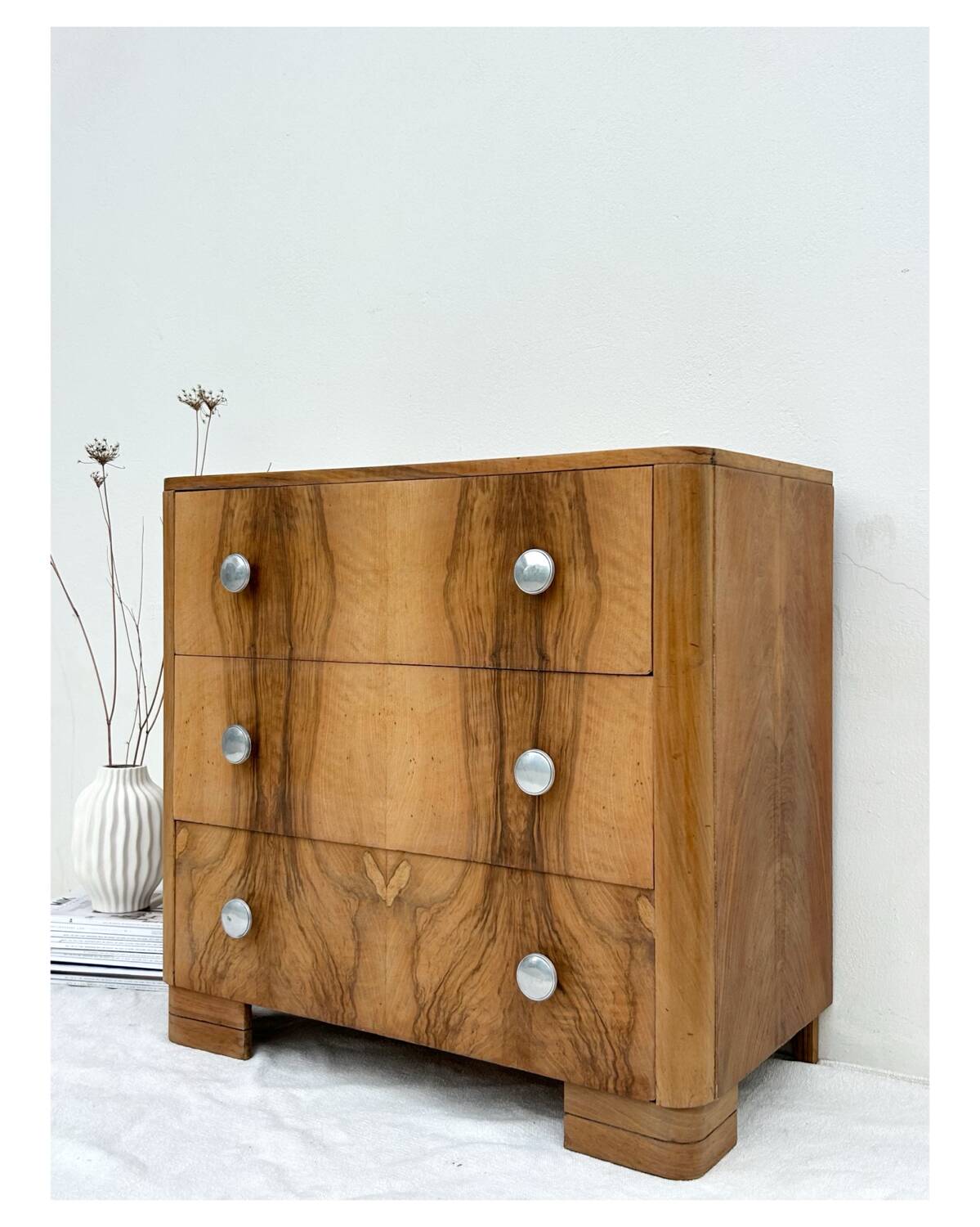 Vintage chest of drawers