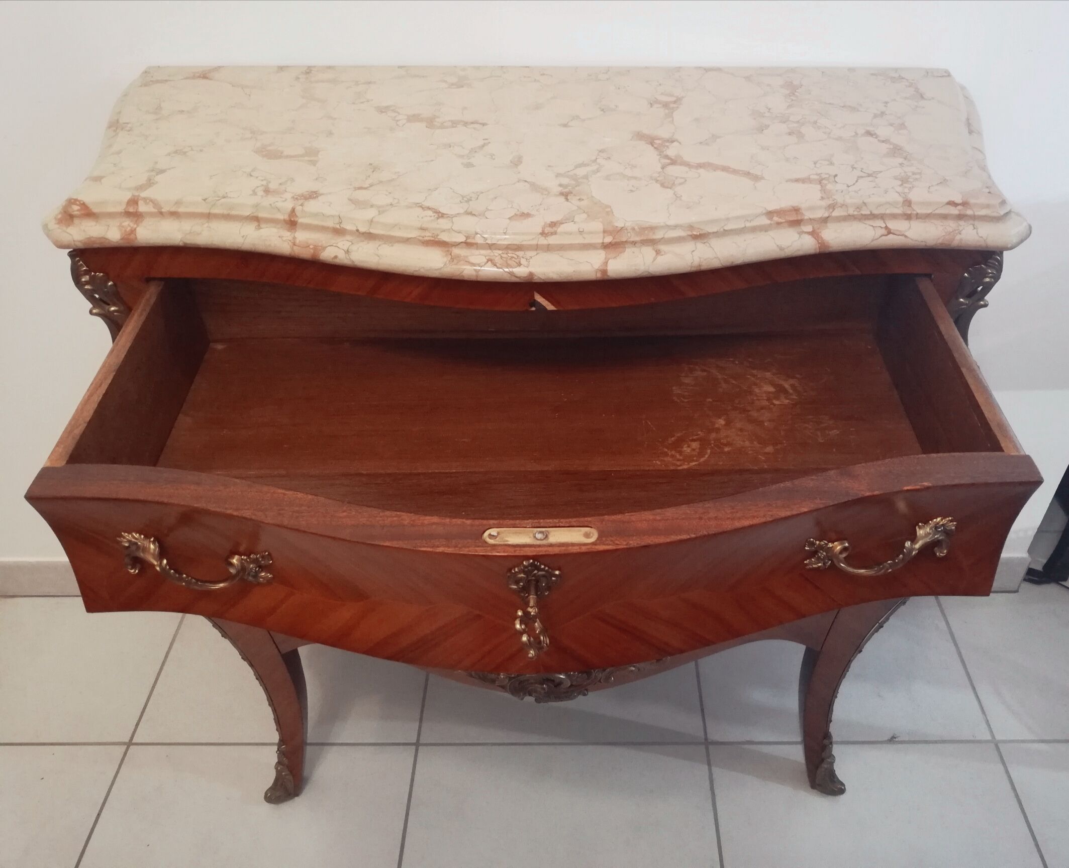 Commodity tomb three drawers Louis XV style