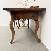Table, drapière en noyer, XIXème s.