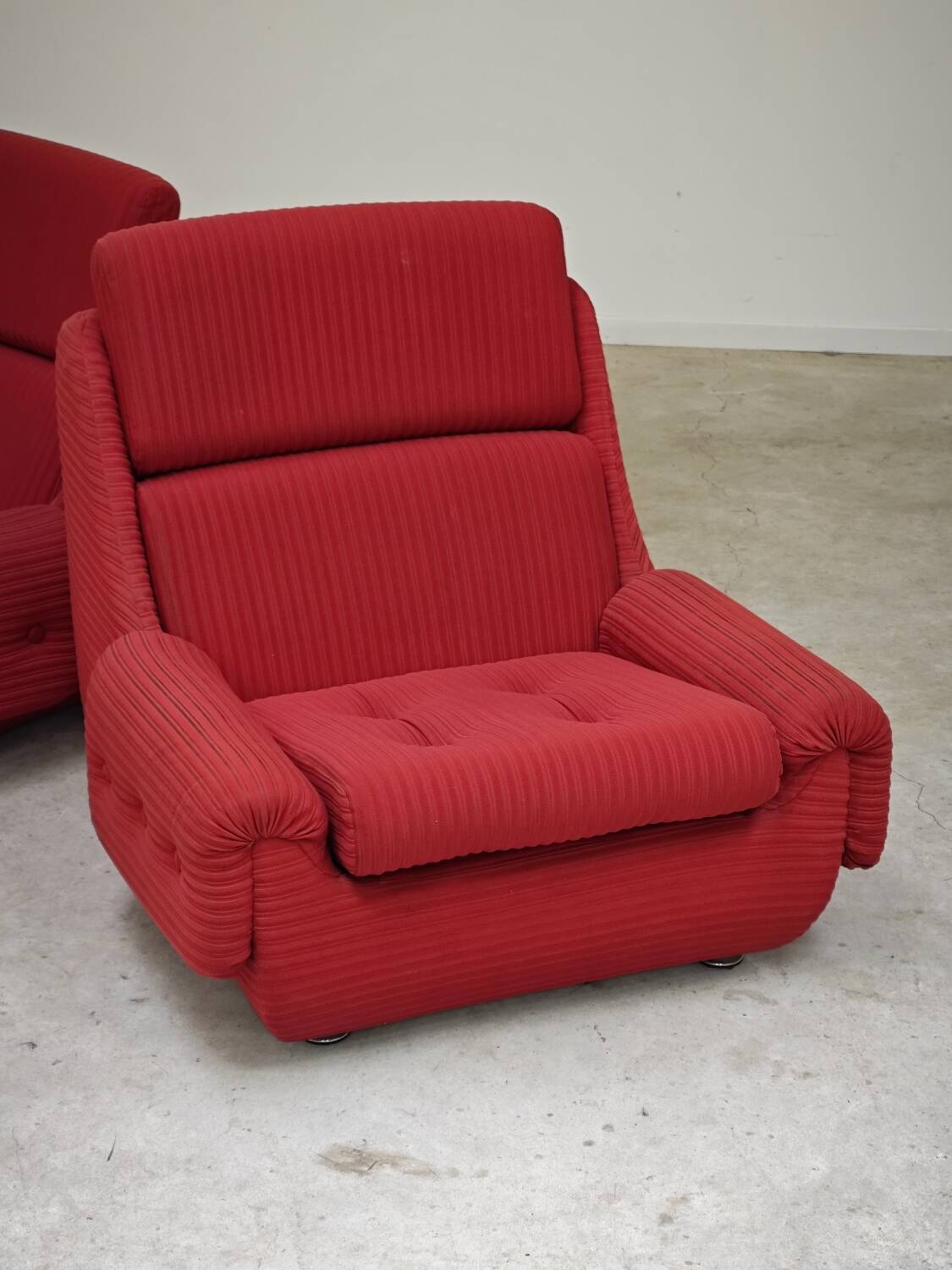 Paire de fauteuils rouge Atlantis Space Age République Tchèque 1970