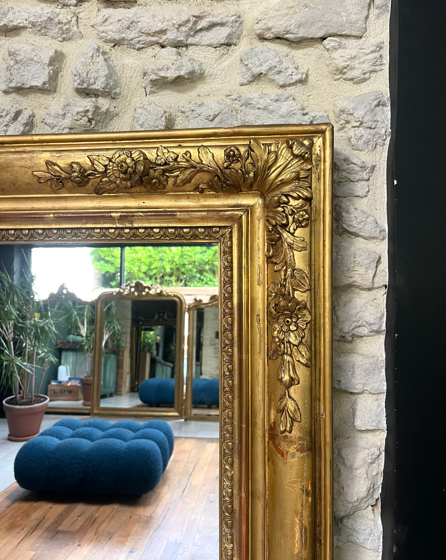 Fireplace mirror with pediment and pearl 178.5/151cm gold leaf, mercury