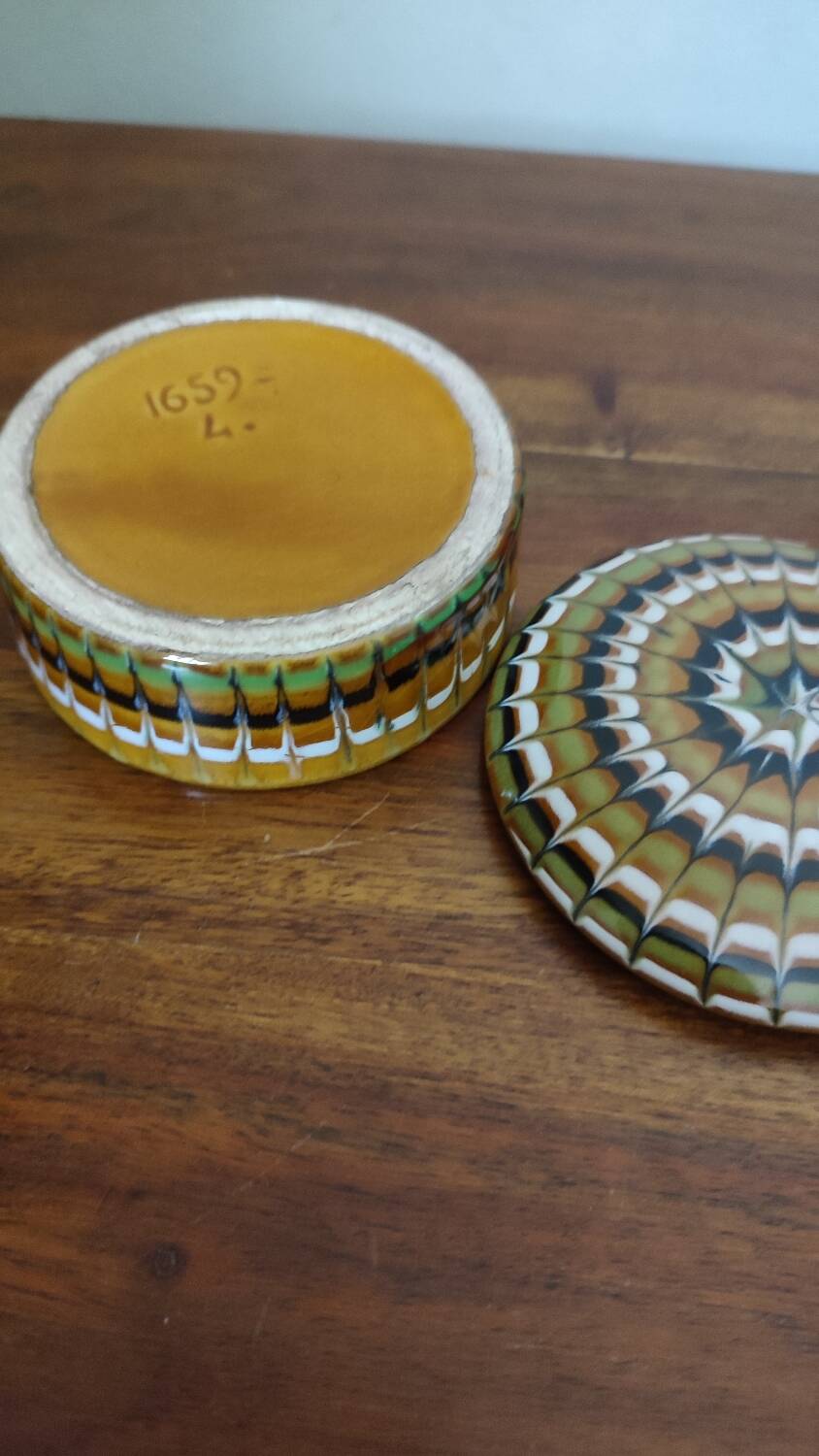 Art Deco ceramic jewelry box with spiral pattern