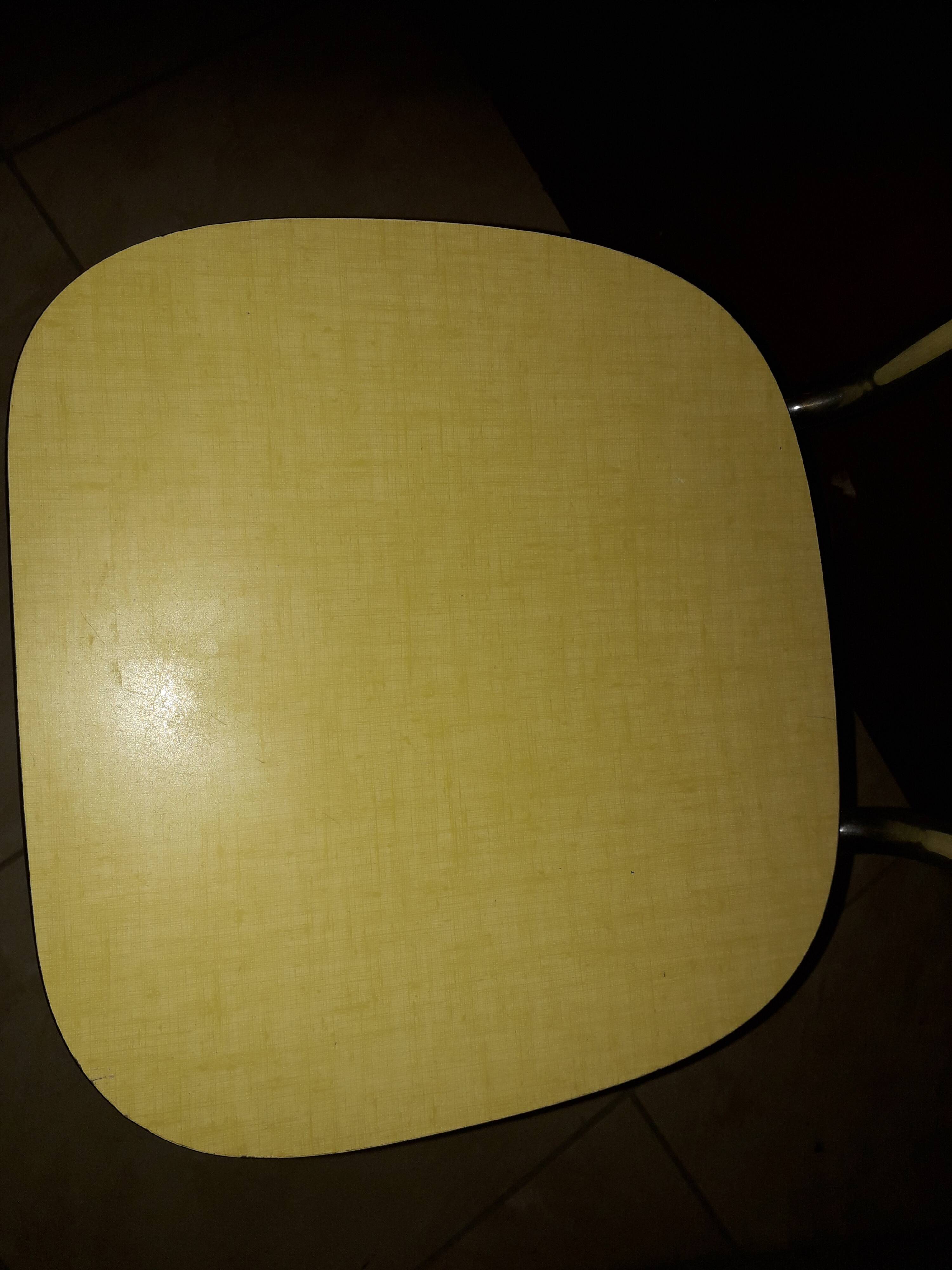 Paire de chaises en formica jaune  vintage