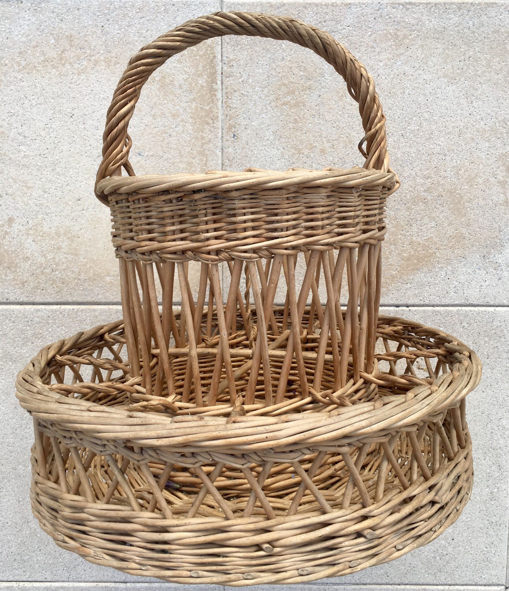 Vintage braided wicker basket-bar