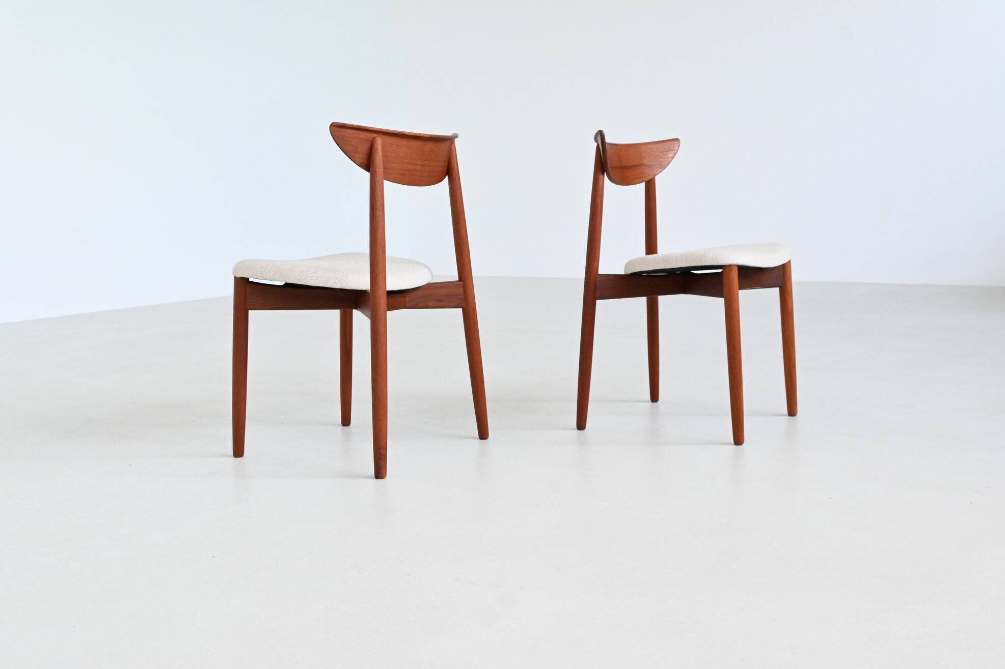 Harry Ostergaard set of eight dining chairs teak Randers 1960