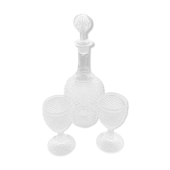 Ensemble composé d'une carafe et deux verres anciens motifs diamants