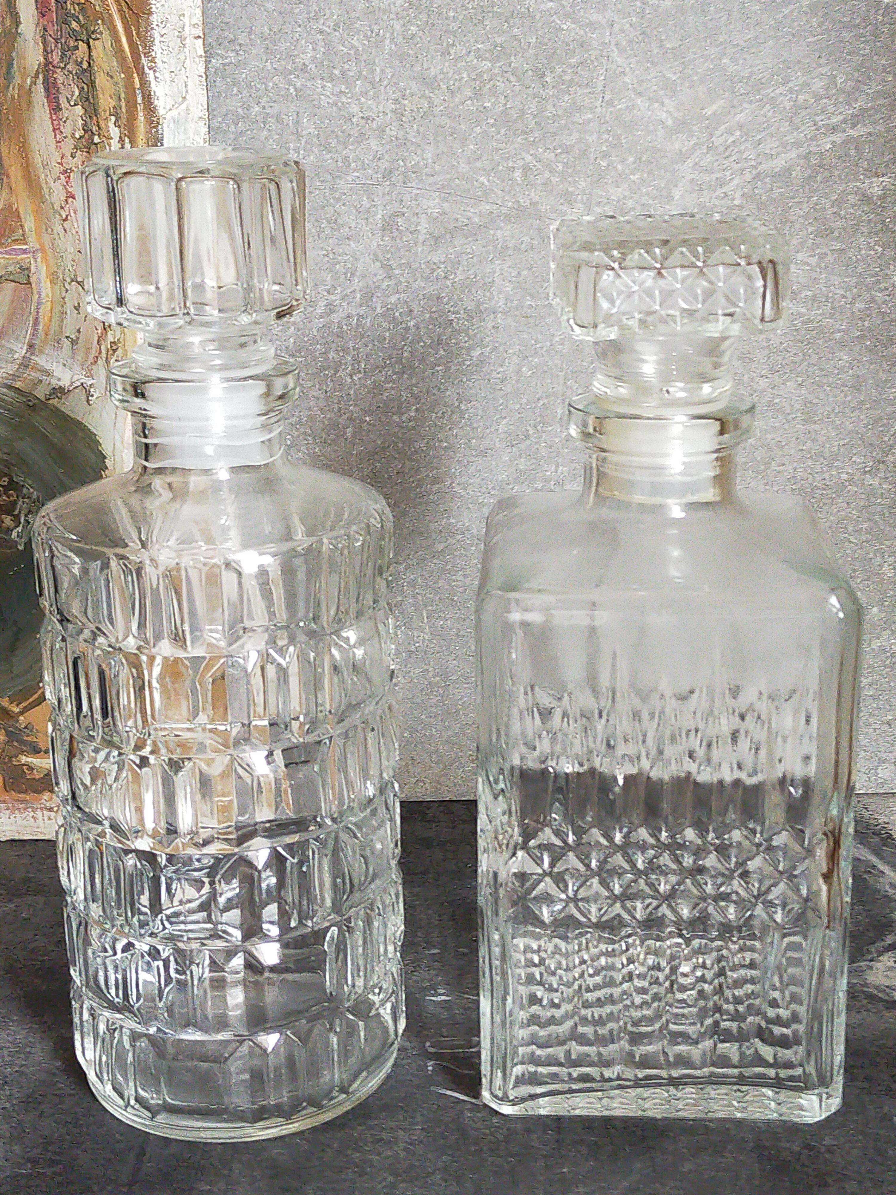 PRODUCT BHV Vintage glass round whiskey carafe