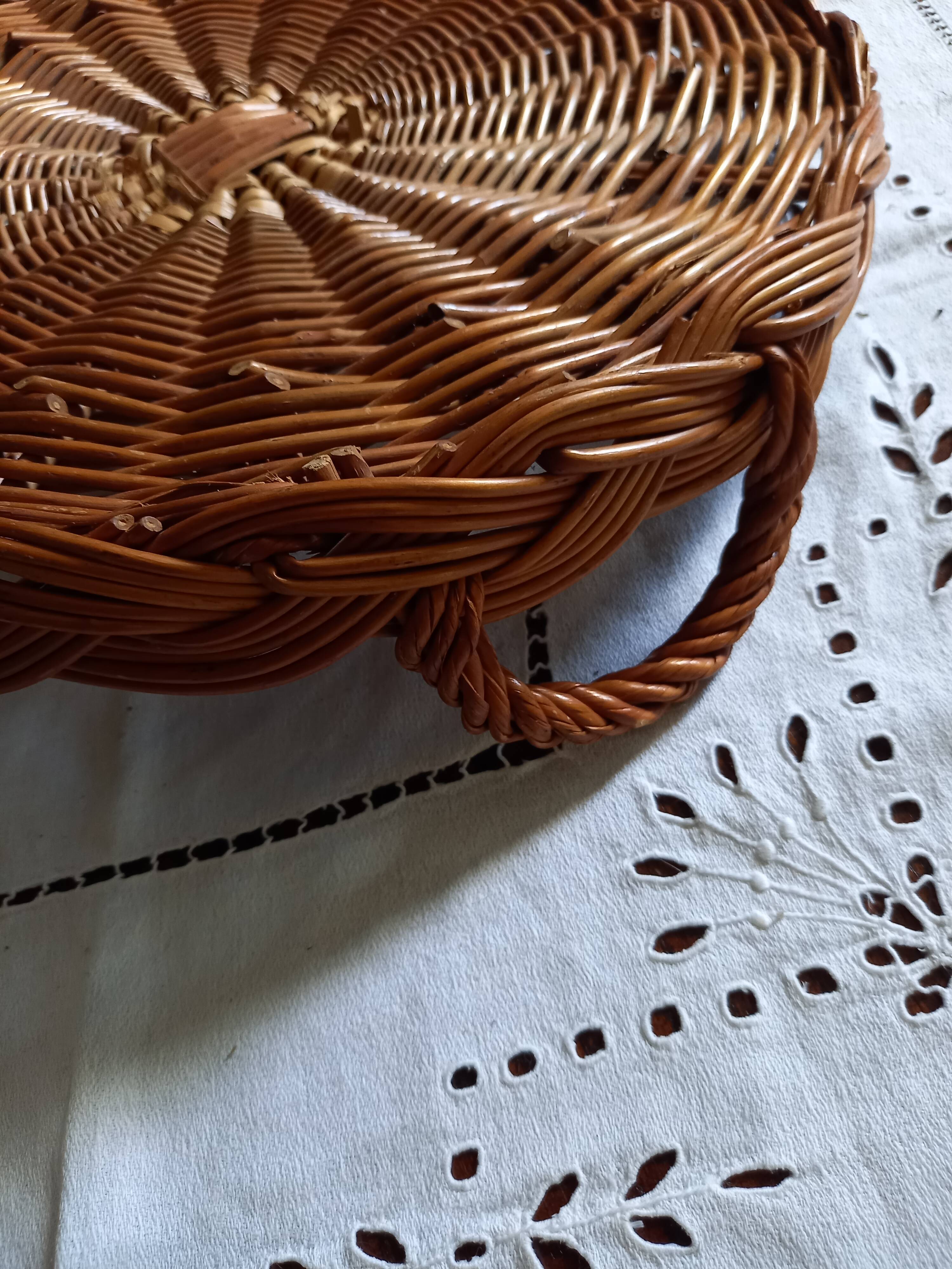 Woven wicker tray with handles