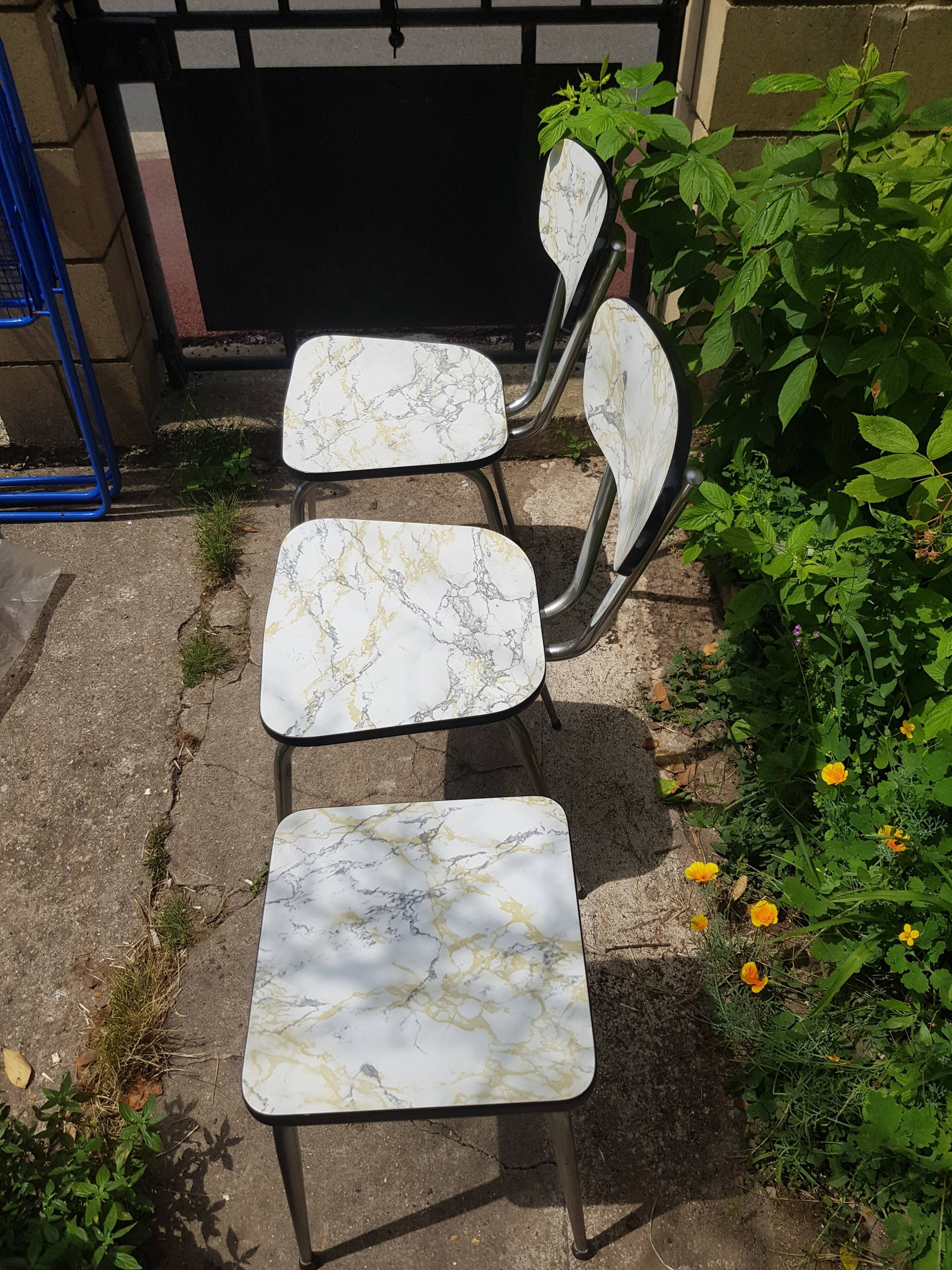 Set of 2 formica chairs type marble + 1 stool