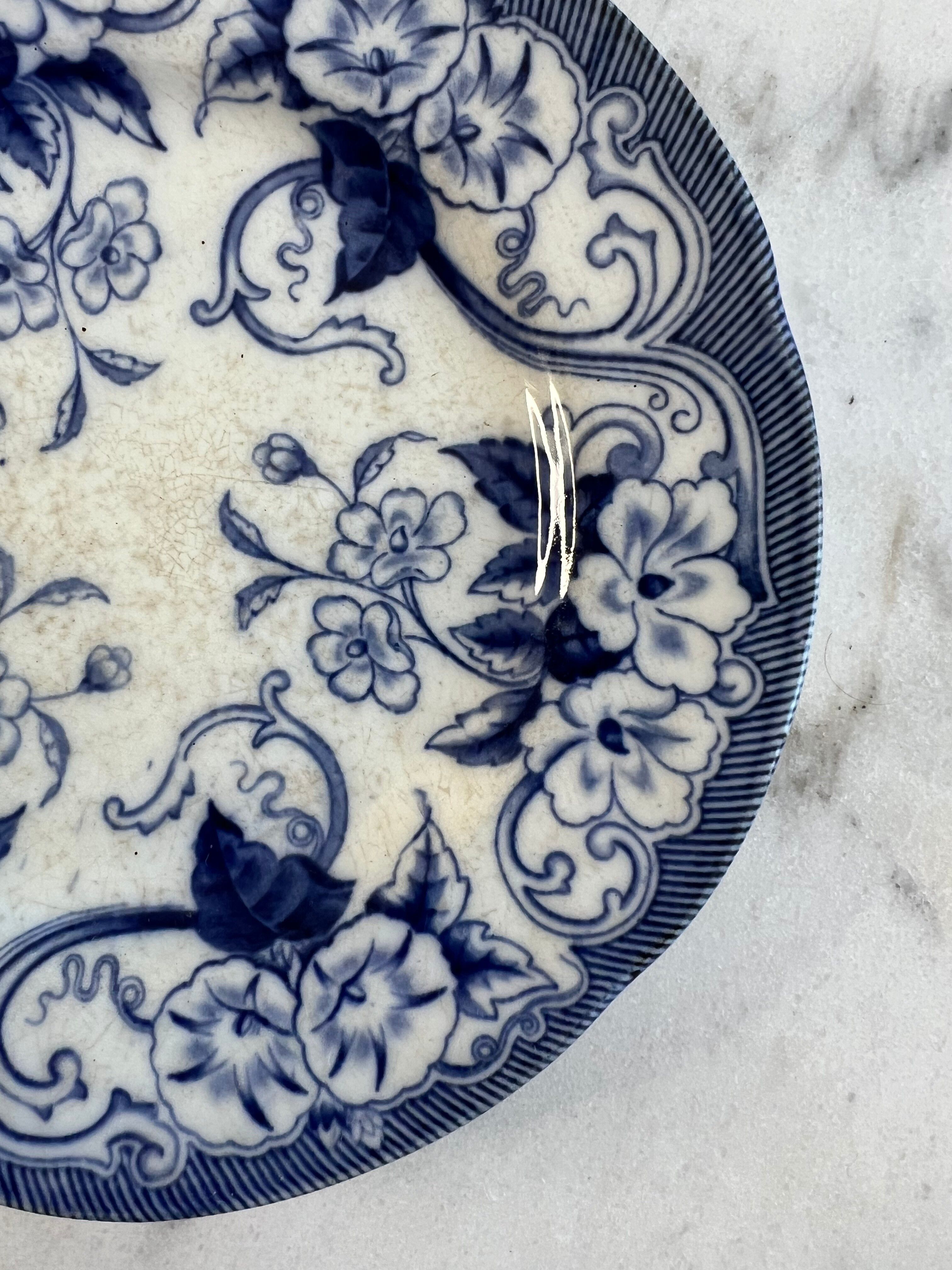 Small flat plate Creil Montereau Flora