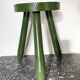 Tabouret trépied peint