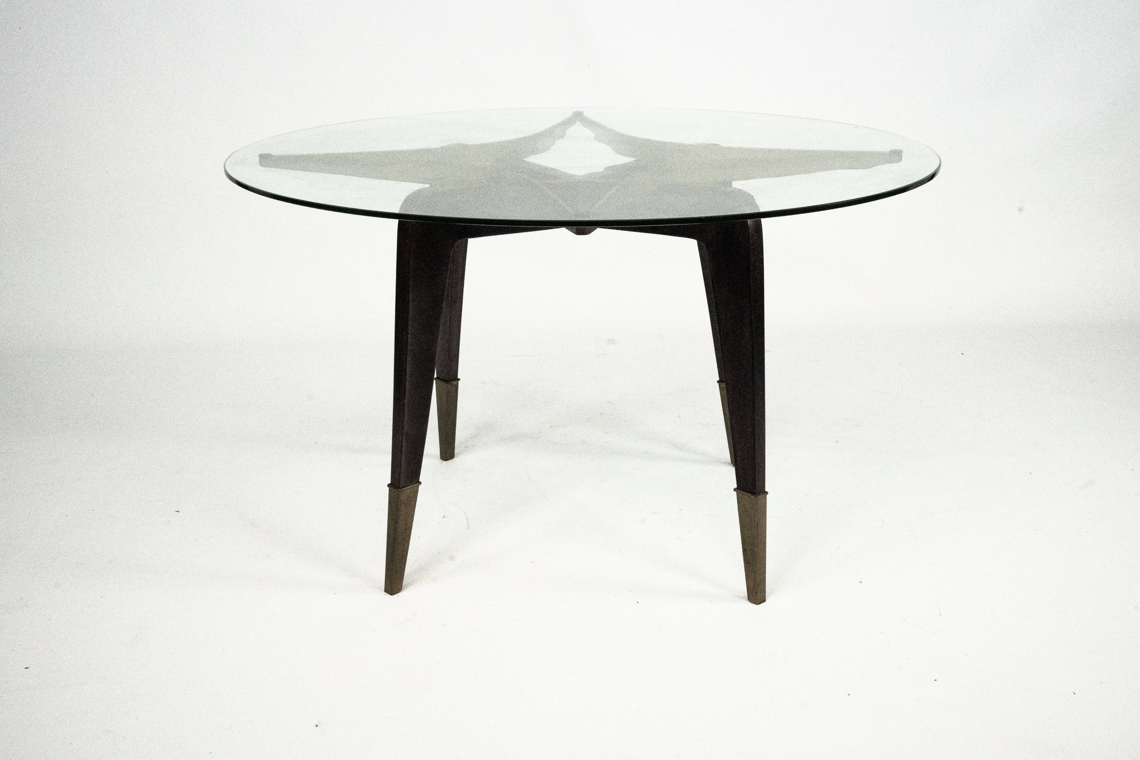 Rare mid-century round coffee table by Paolo Buffa, Italy, 1950s.