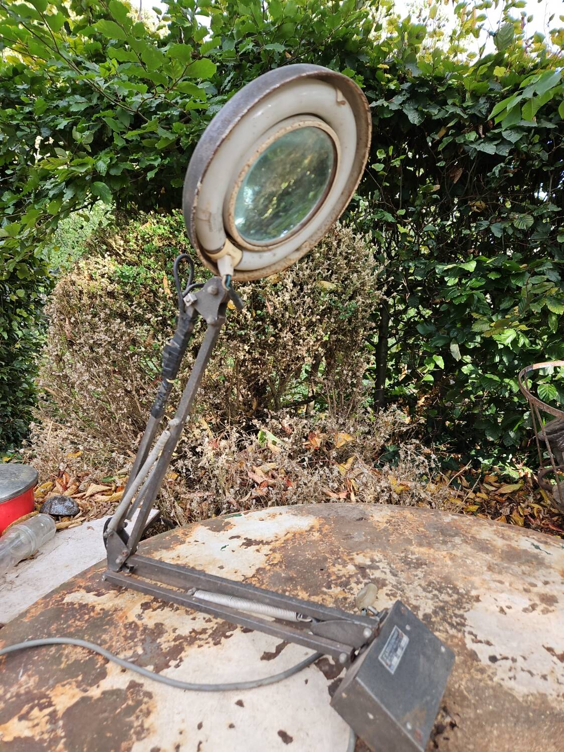 J.TOULEMONDE industrial design workshop magnifying lamp