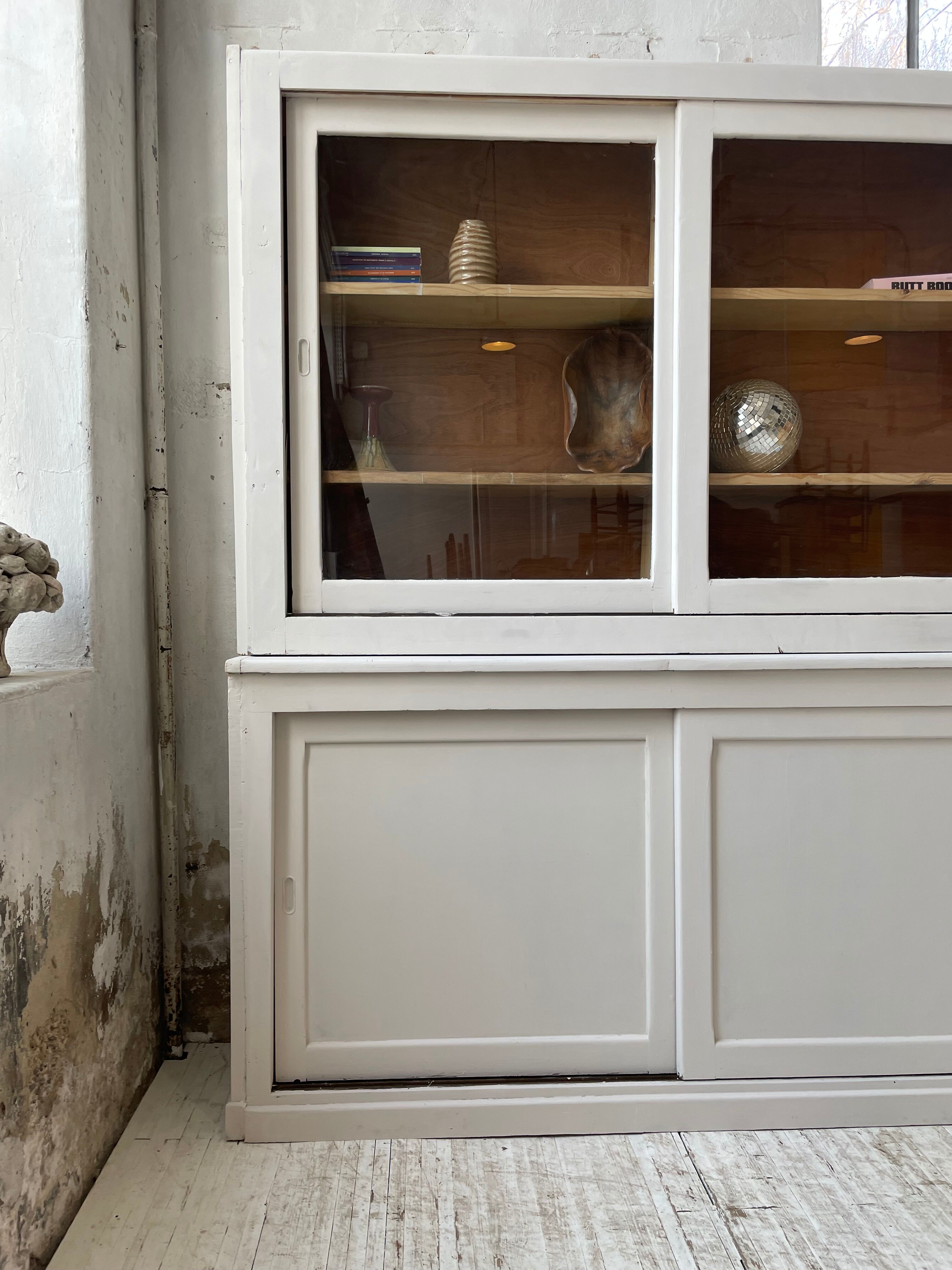 Library showcase ivory white sliding doors