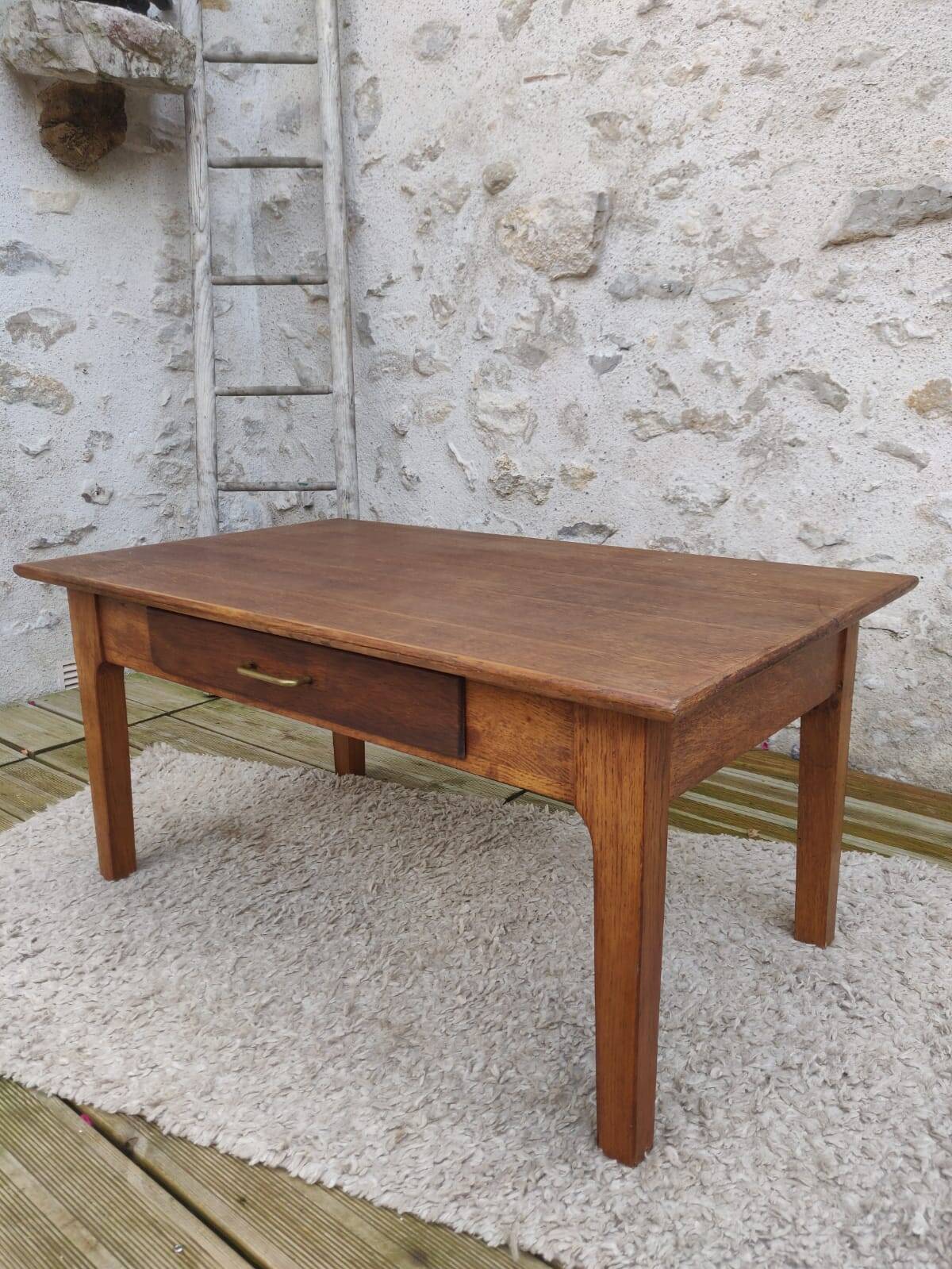 Coffee table with drawer