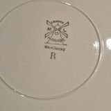 Soup tureen and dish set