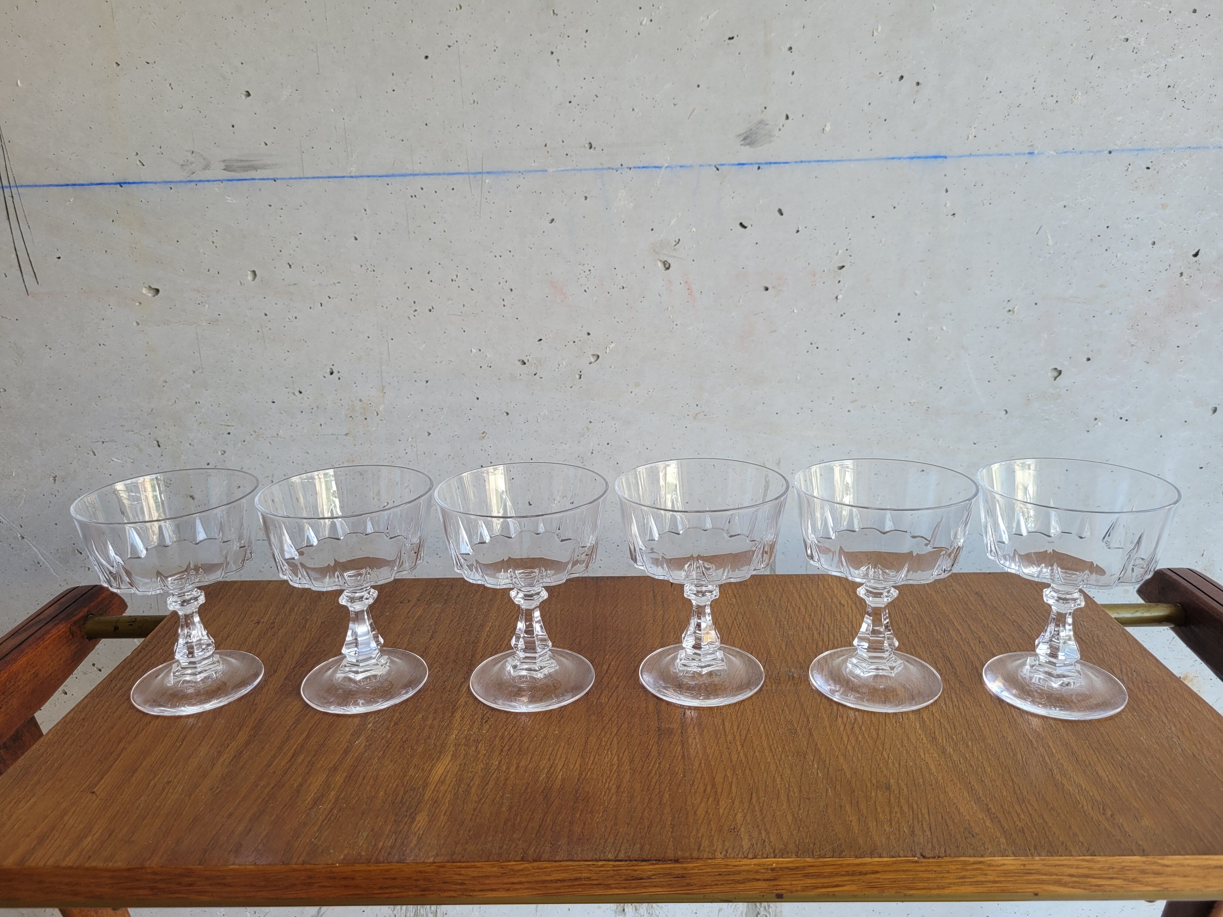 Set of 6 champagne glasses
