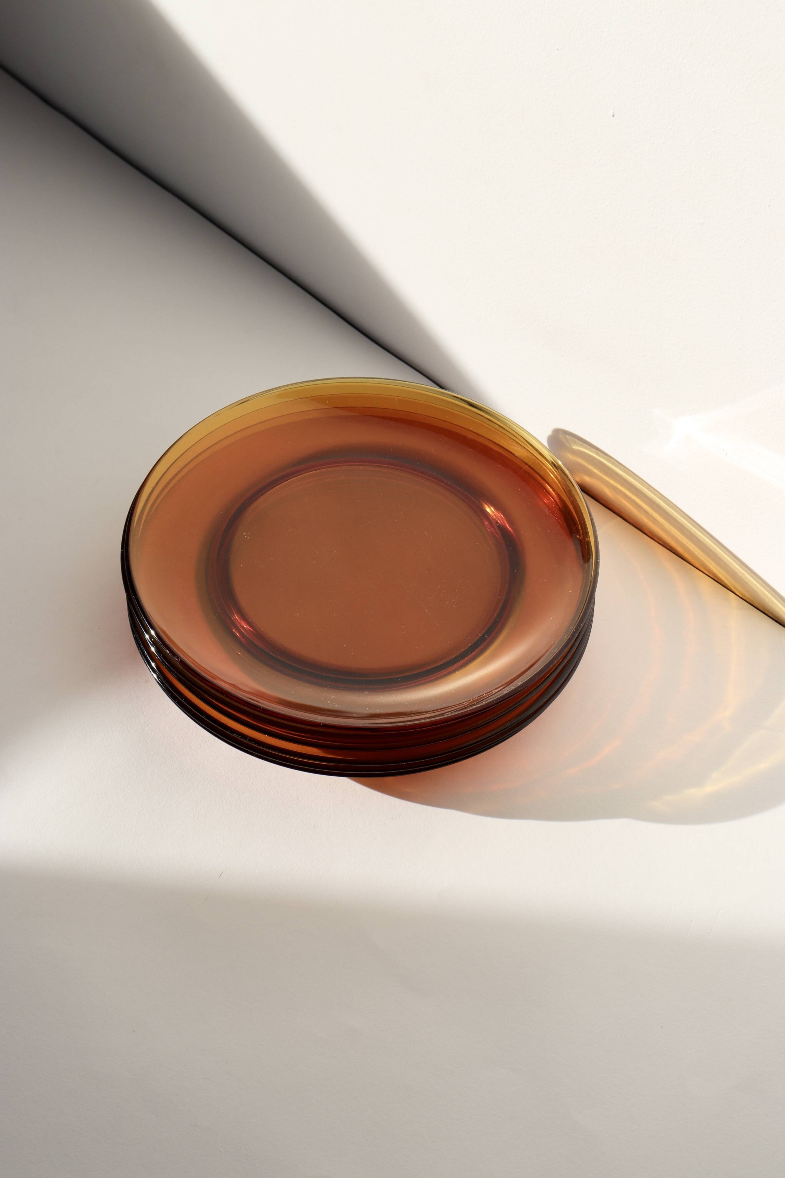 6 amber glass plates