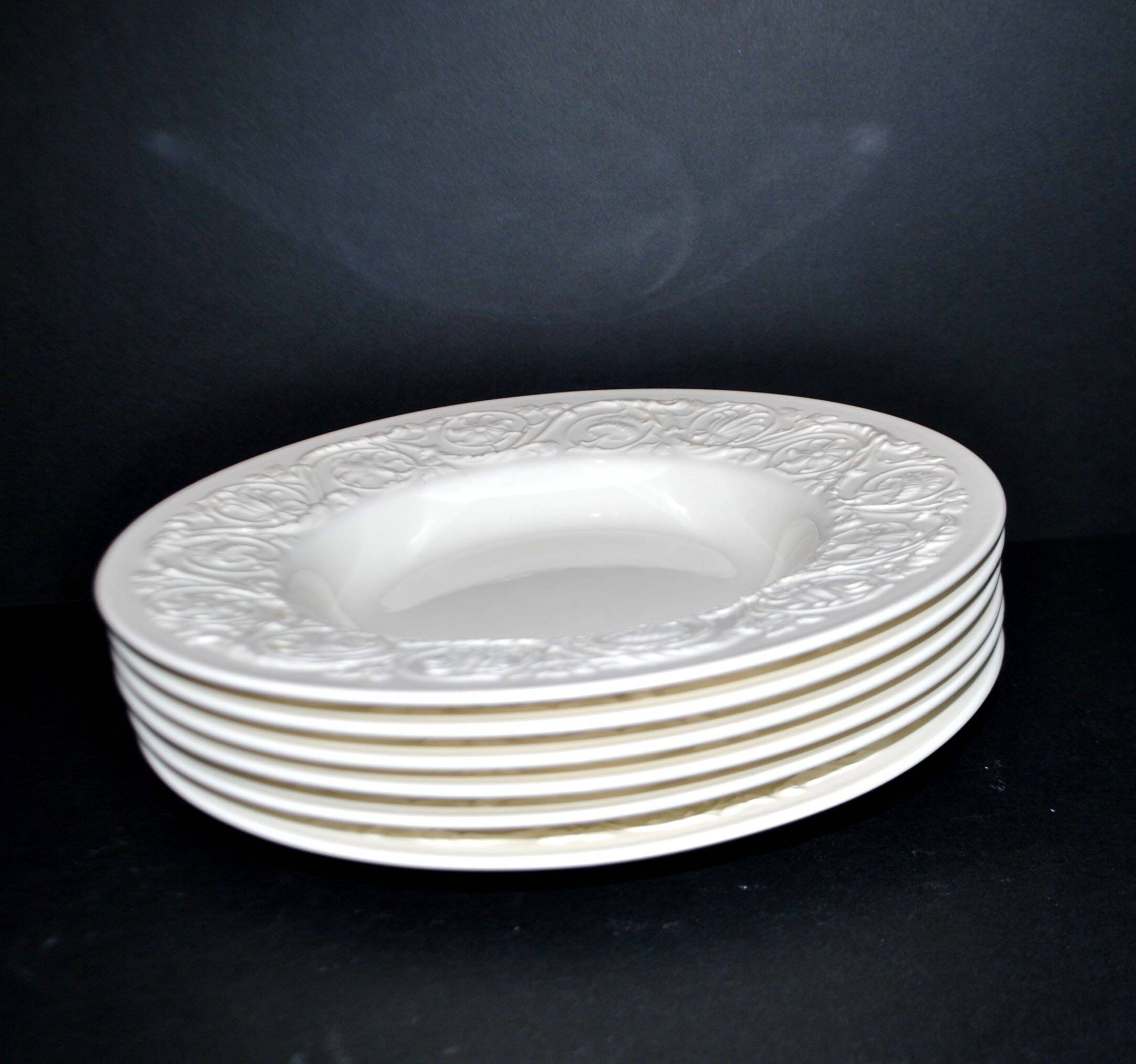 Wedgwood set of 6 pasta plates, Patrician garland, England