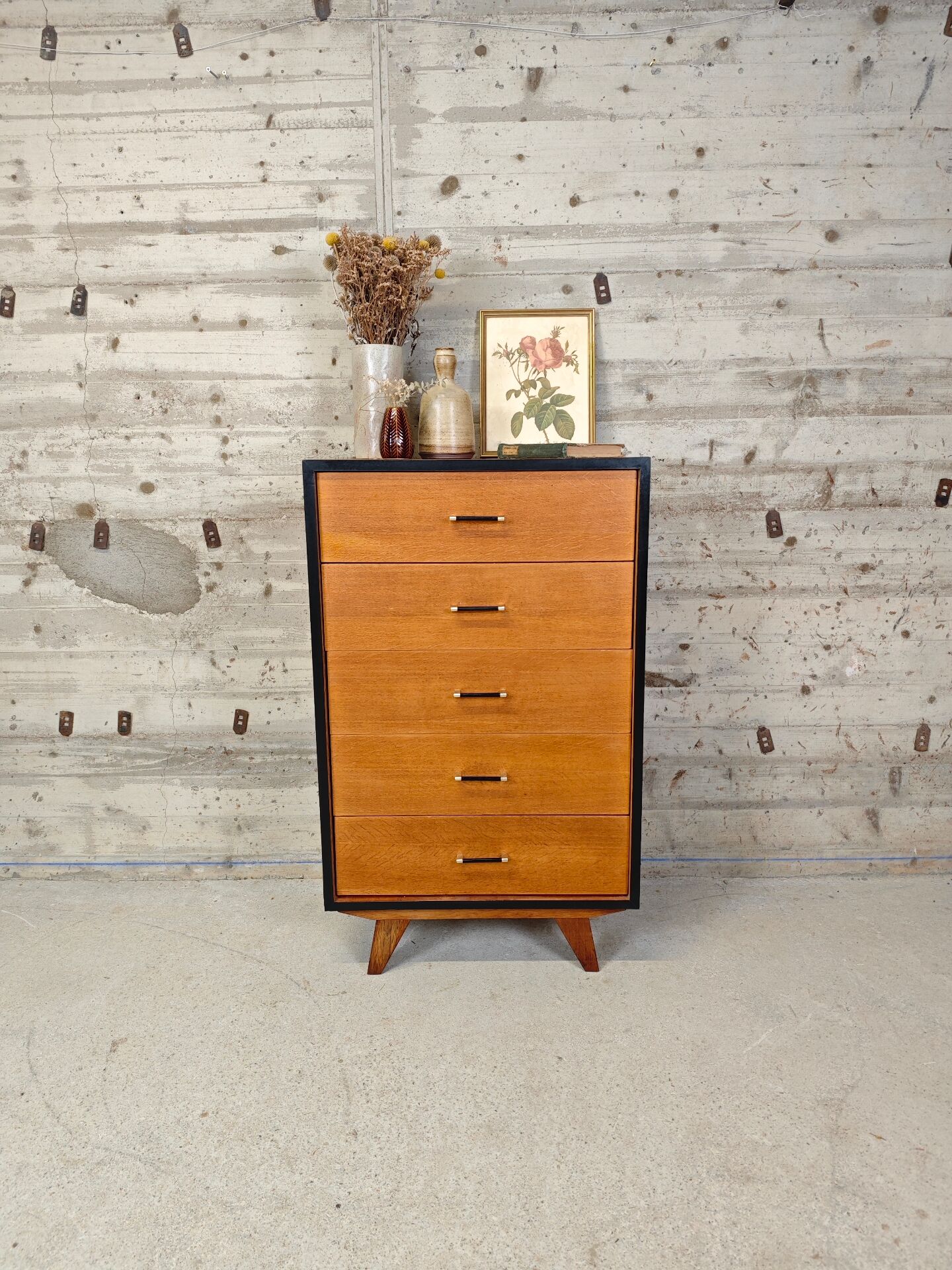 Vintage chest of drawers
