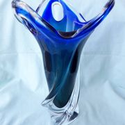 Vase en verre bleu
