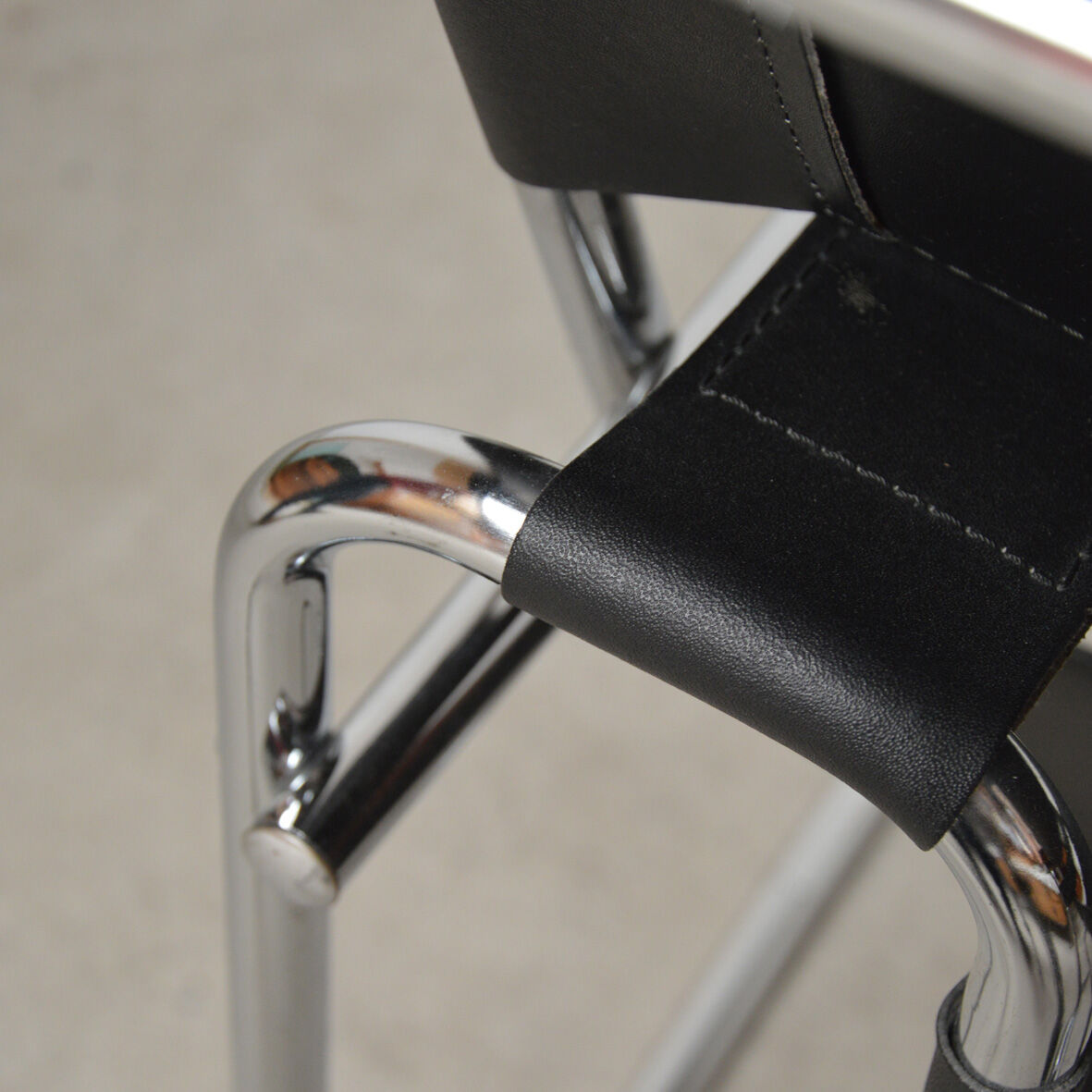 Paire de fauteuils Wassily noir par Marcel Breuer édition Habitat