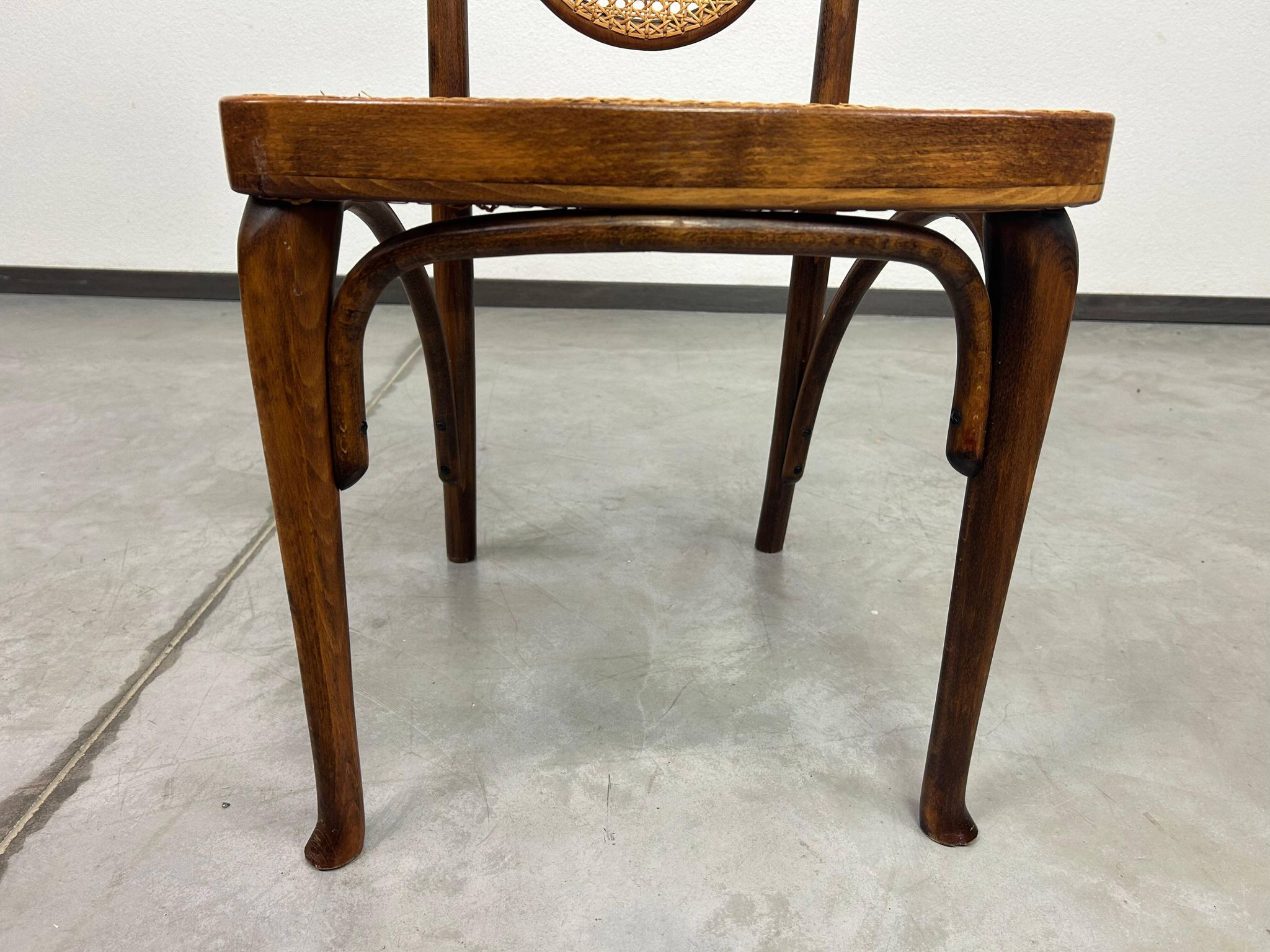Thonet chairs no. 567 by Otto Prutscher for Café Heinrichshof