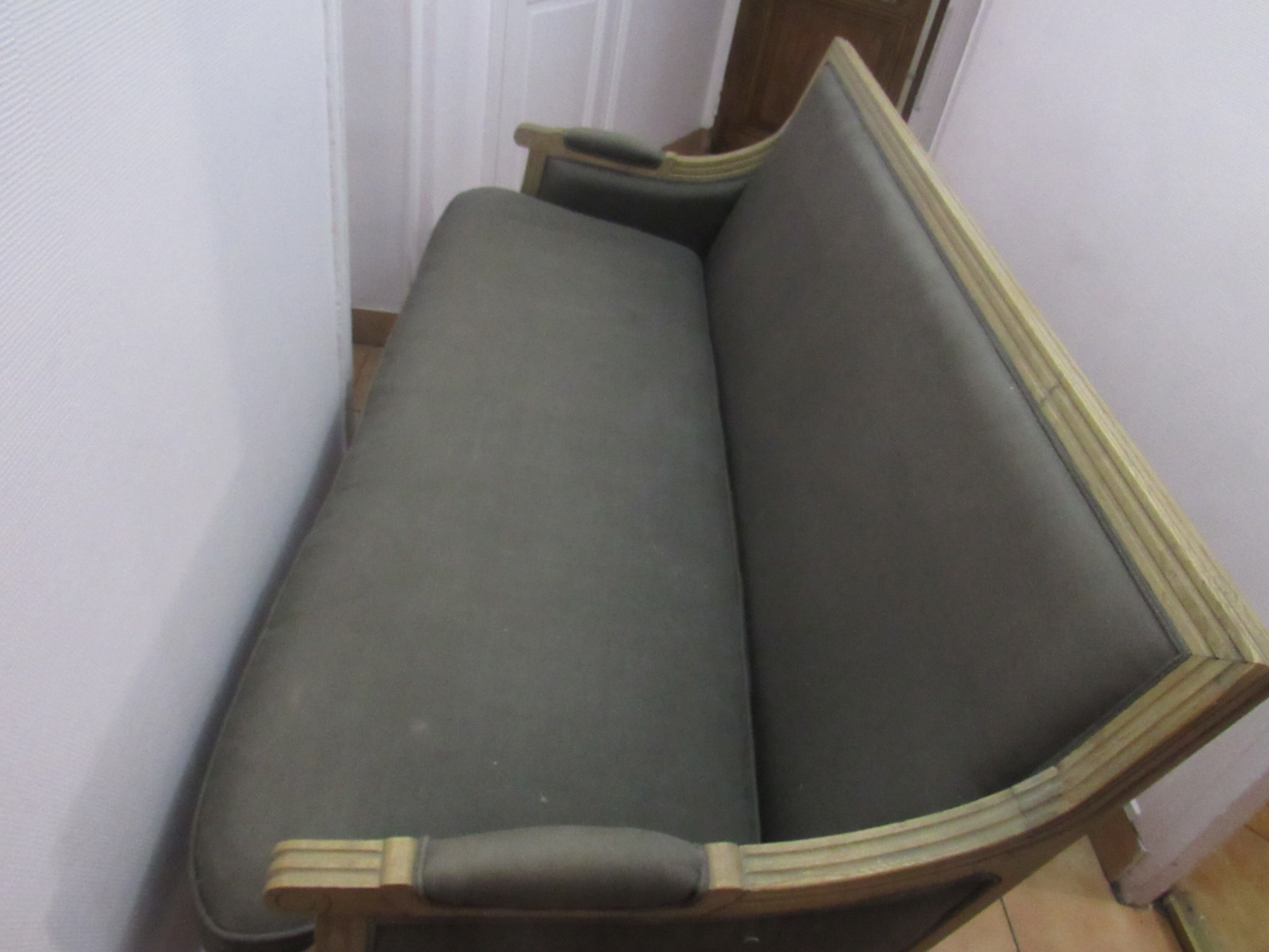 3-seater wooden sofa