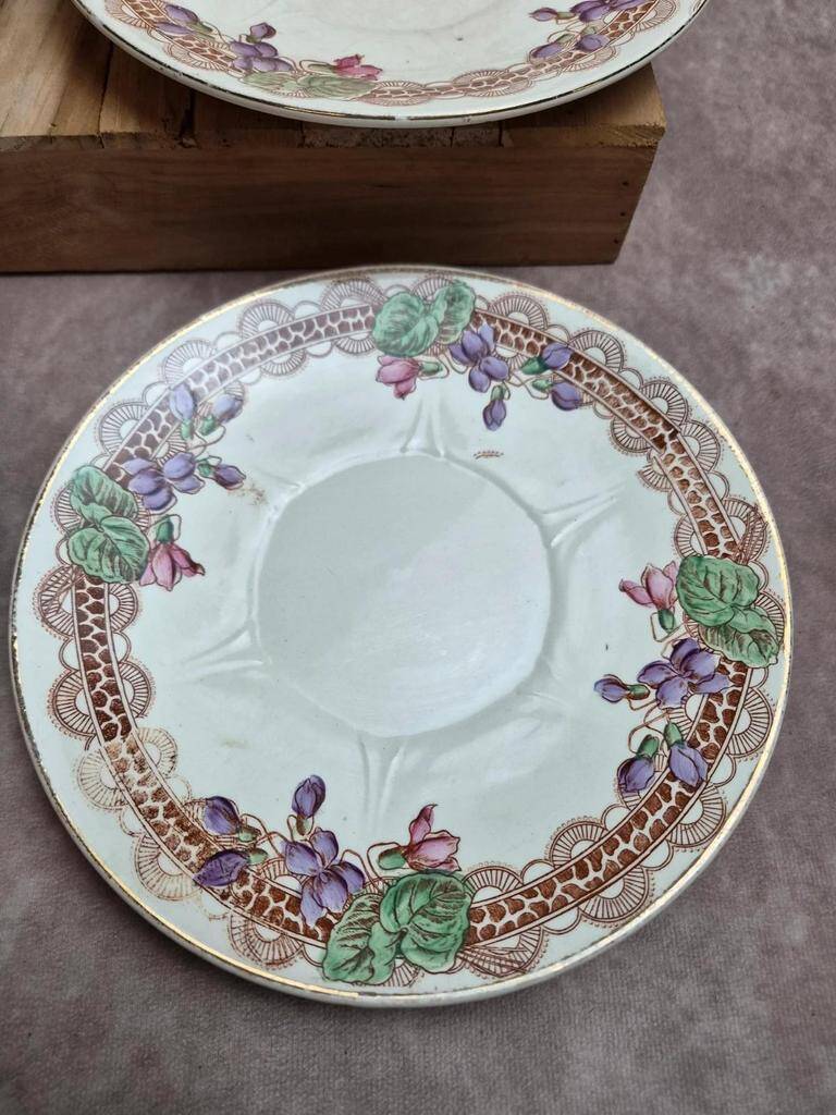 Set of 6 antique dessert plates Longwy – Violets model – Polychrome Art Nouveau decoration