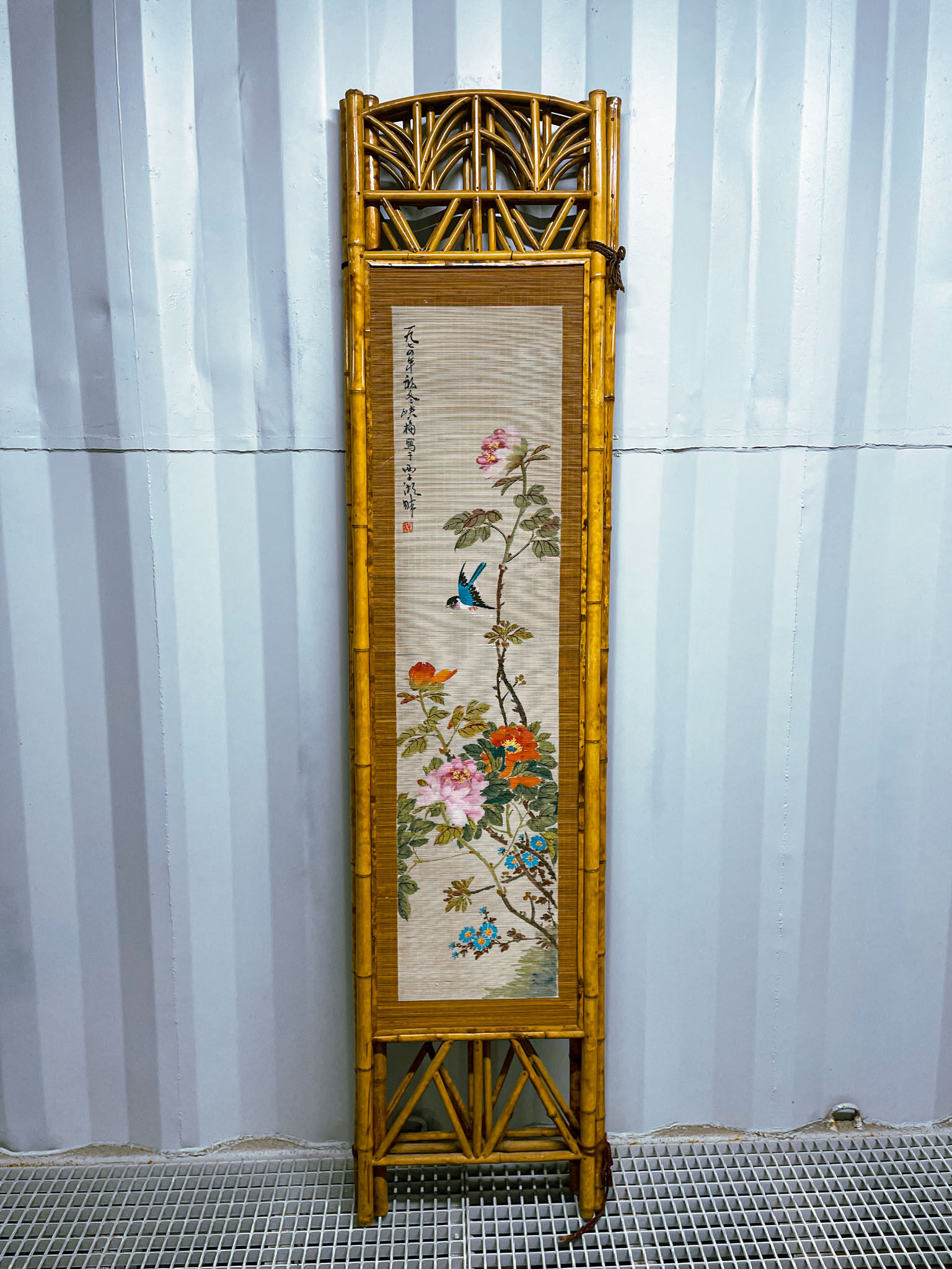 Vintage screen in bamboo handmade painting