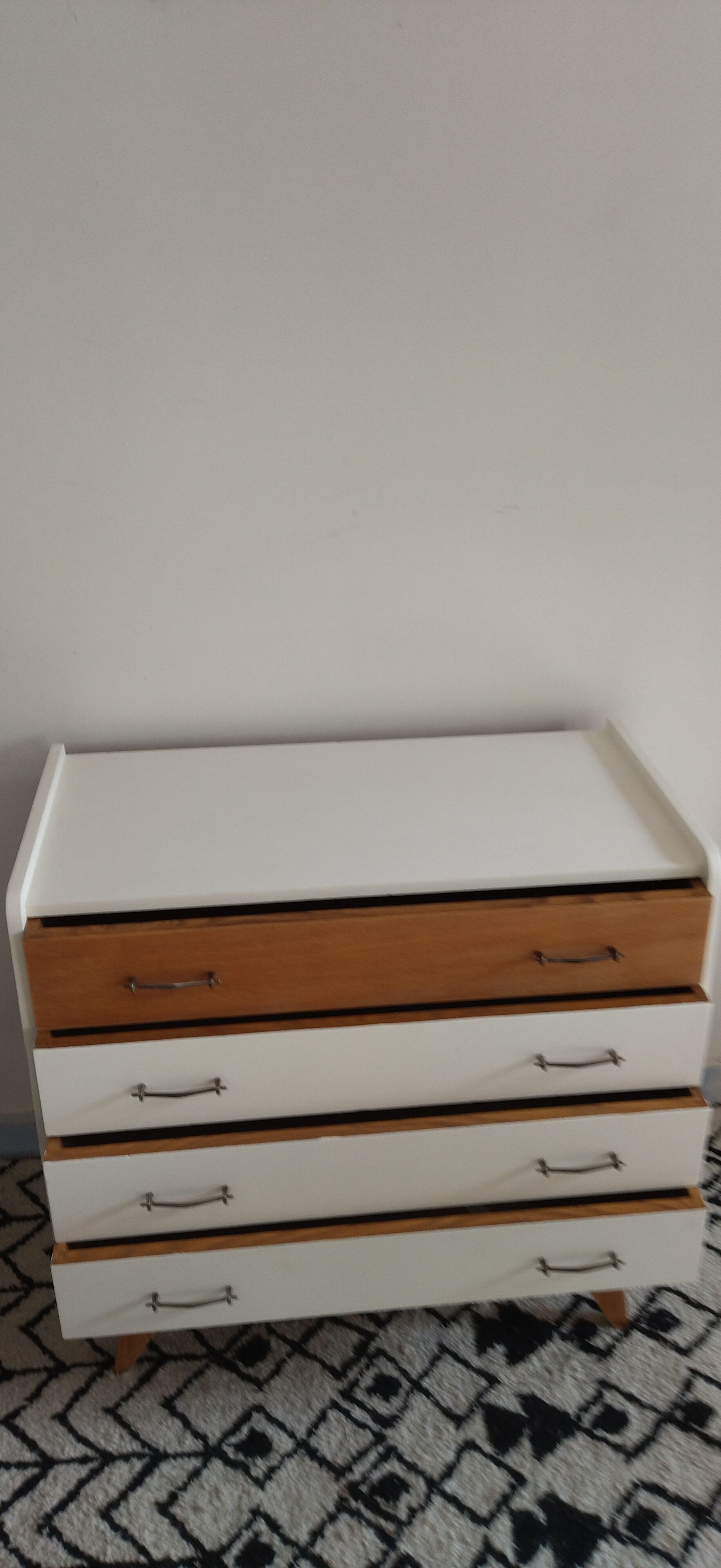Chest of drawer compass feet