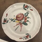 5 assiettes en faïence des Islettes, XVIIIᵉ siècle