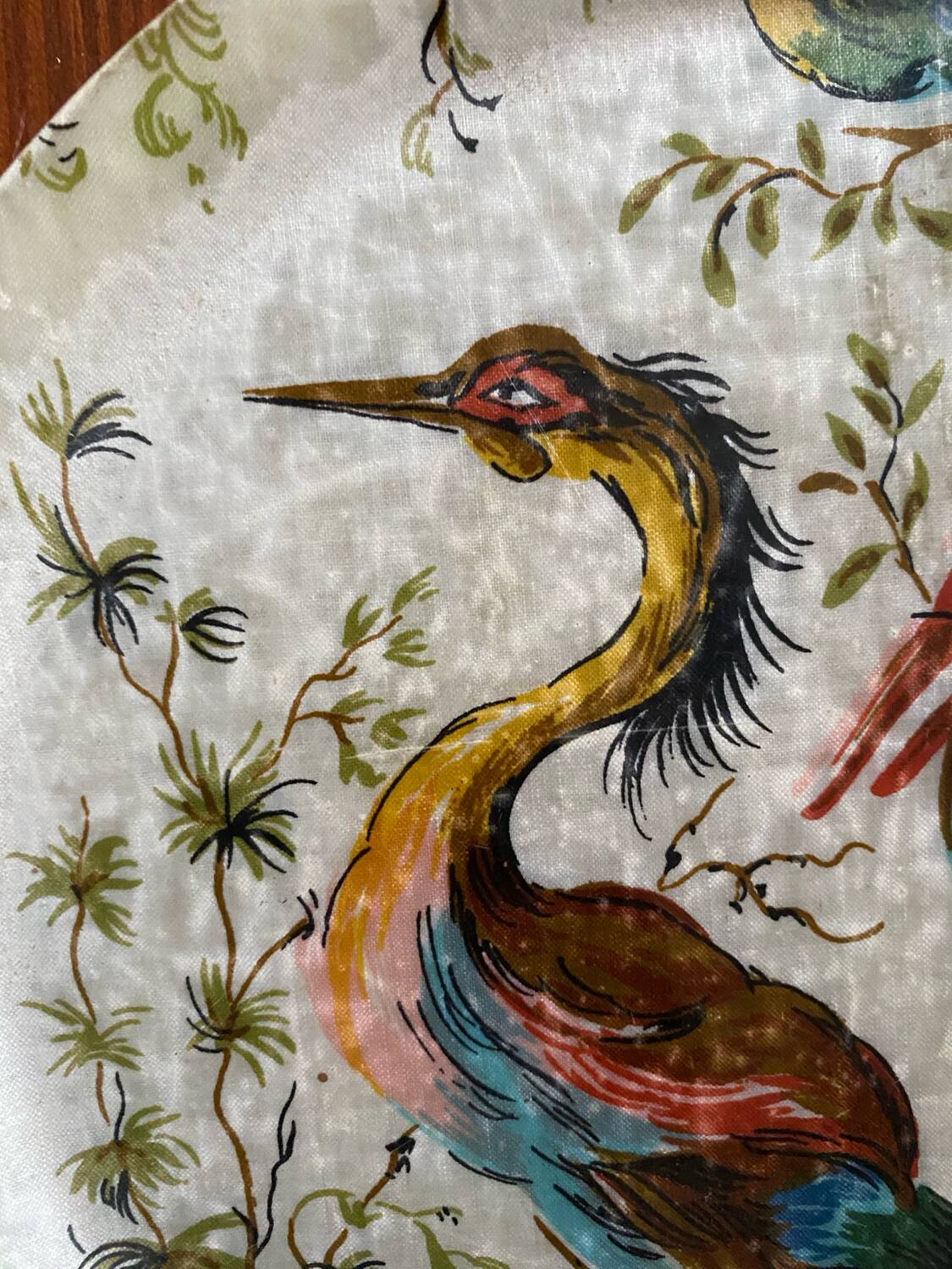 Round fiberglass bird tray.