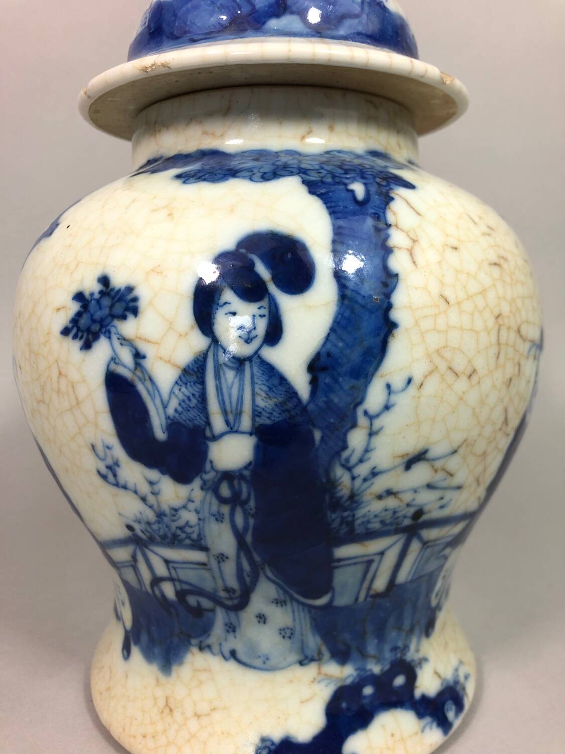 Chinese porcelain blue/white crackle jar 19th century? Court lady