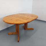 Vintage round pine table from the 60s and 70s with extensions