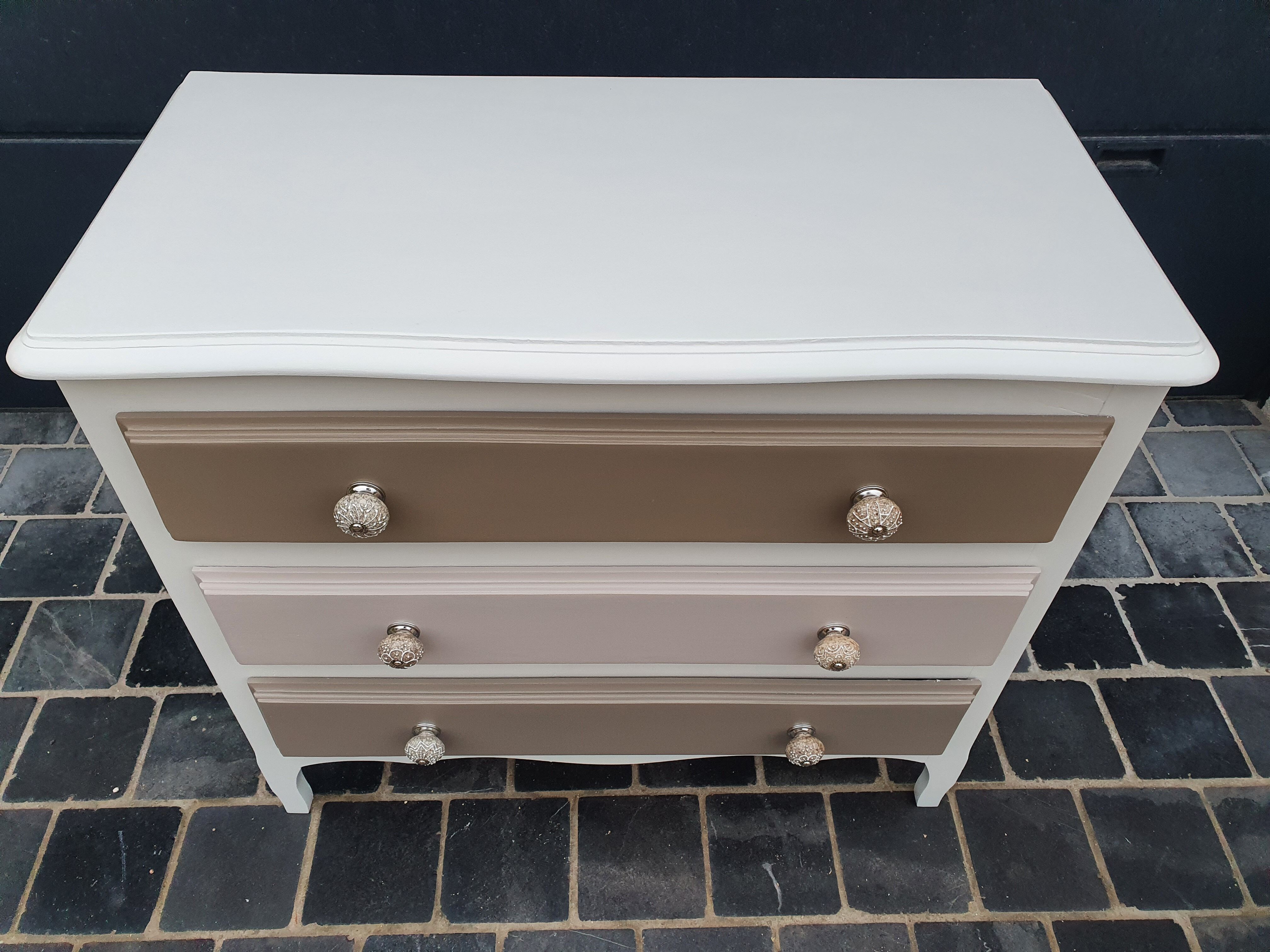 3 drawer chest of drawers