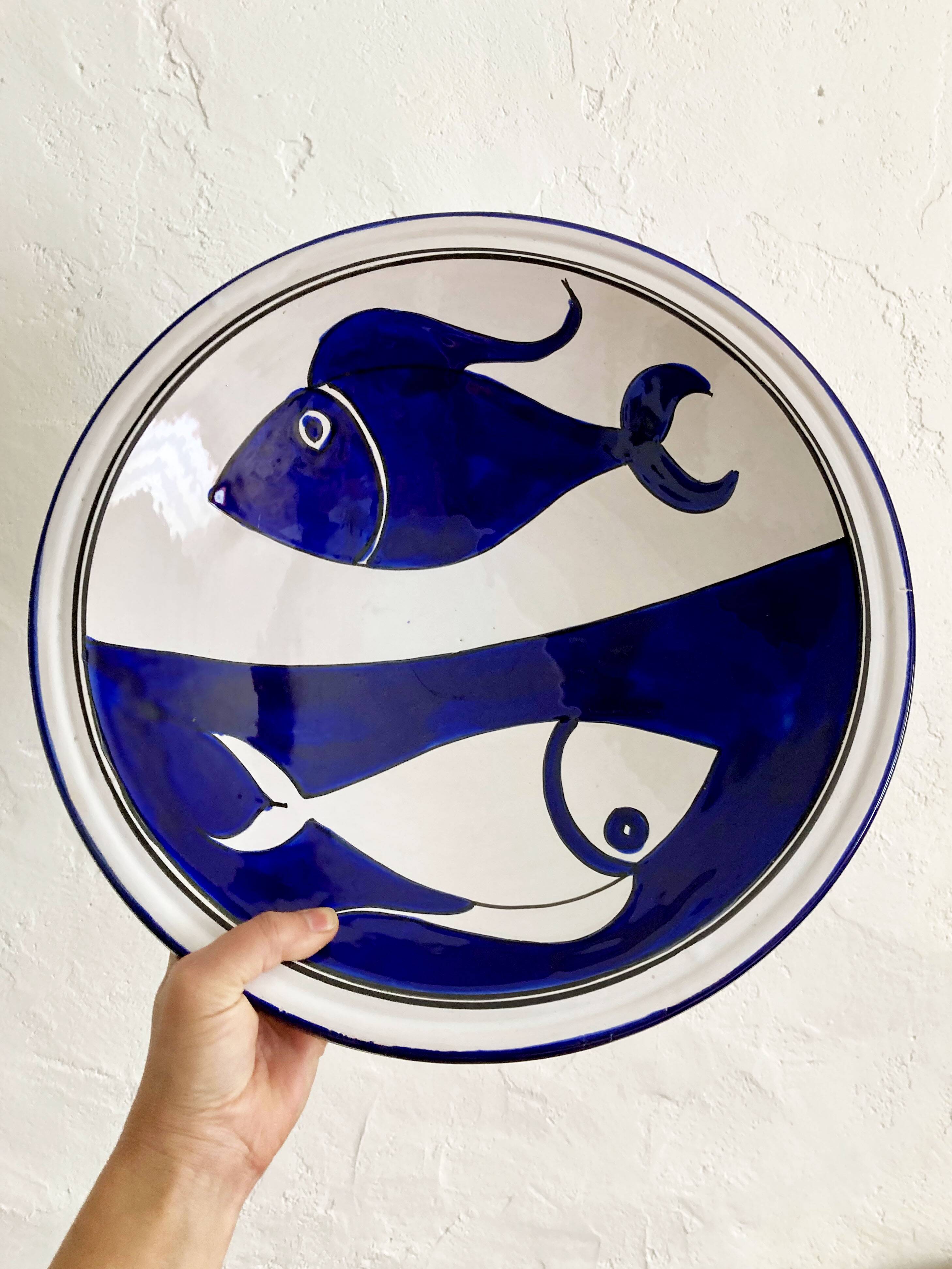 Mediterranean service, large dish and 6 soup plates
