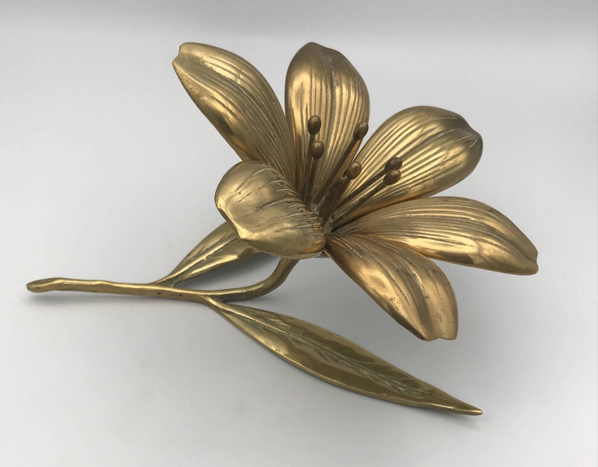 Vintage flower ashtray in solid gold-plated brass with six removable petals from the 60s/70s