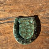 Cendrier en céramique vernissée turquoise et brune en forme de fer à cheval