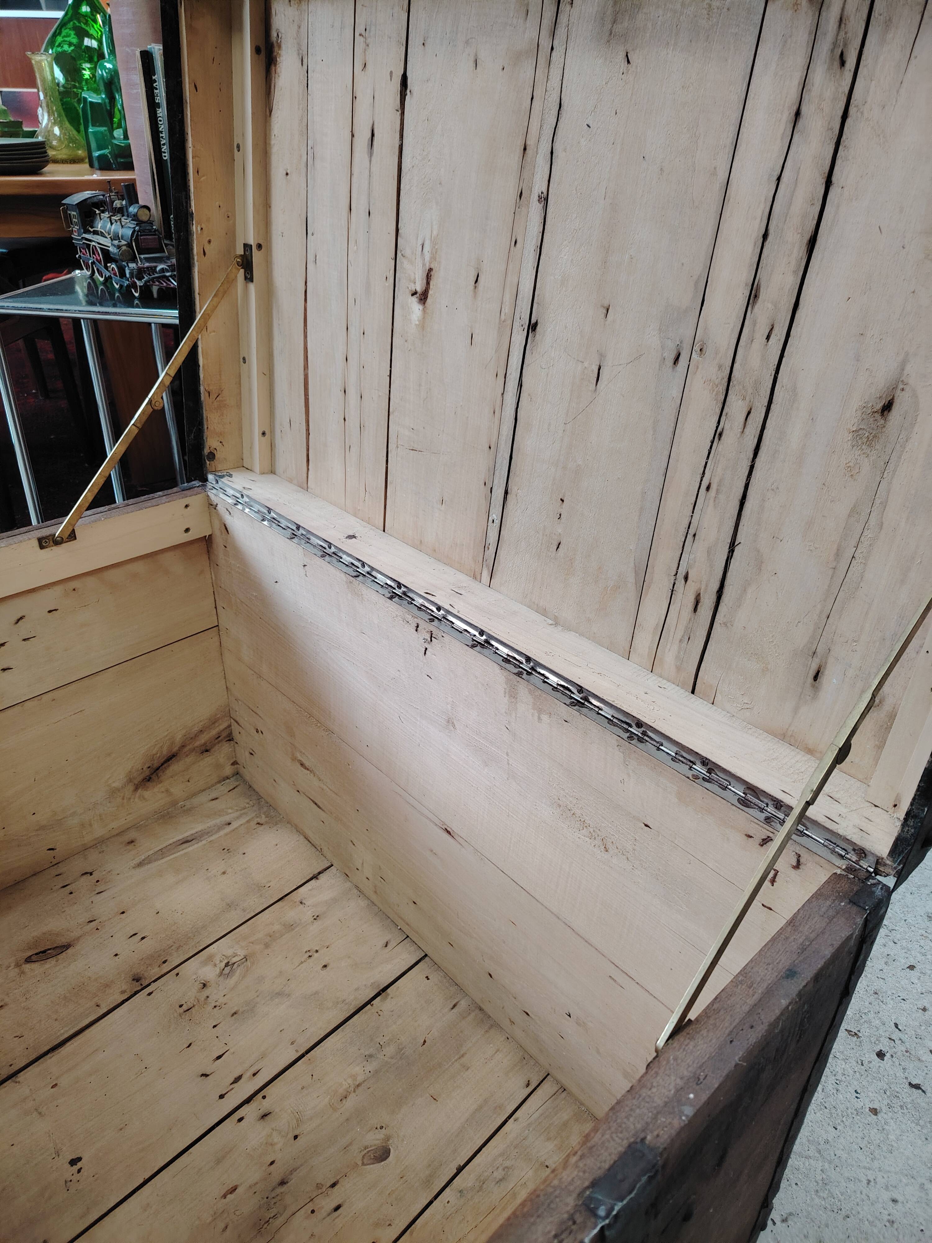 Large Vintage Travel Trunk - Locksmith Léopold Habert – 1920