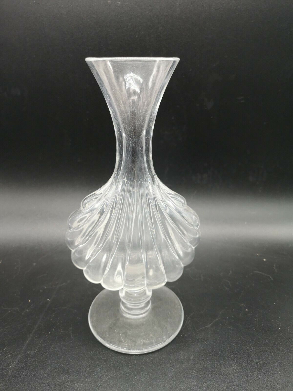Vase Baccarat shell on foot shower