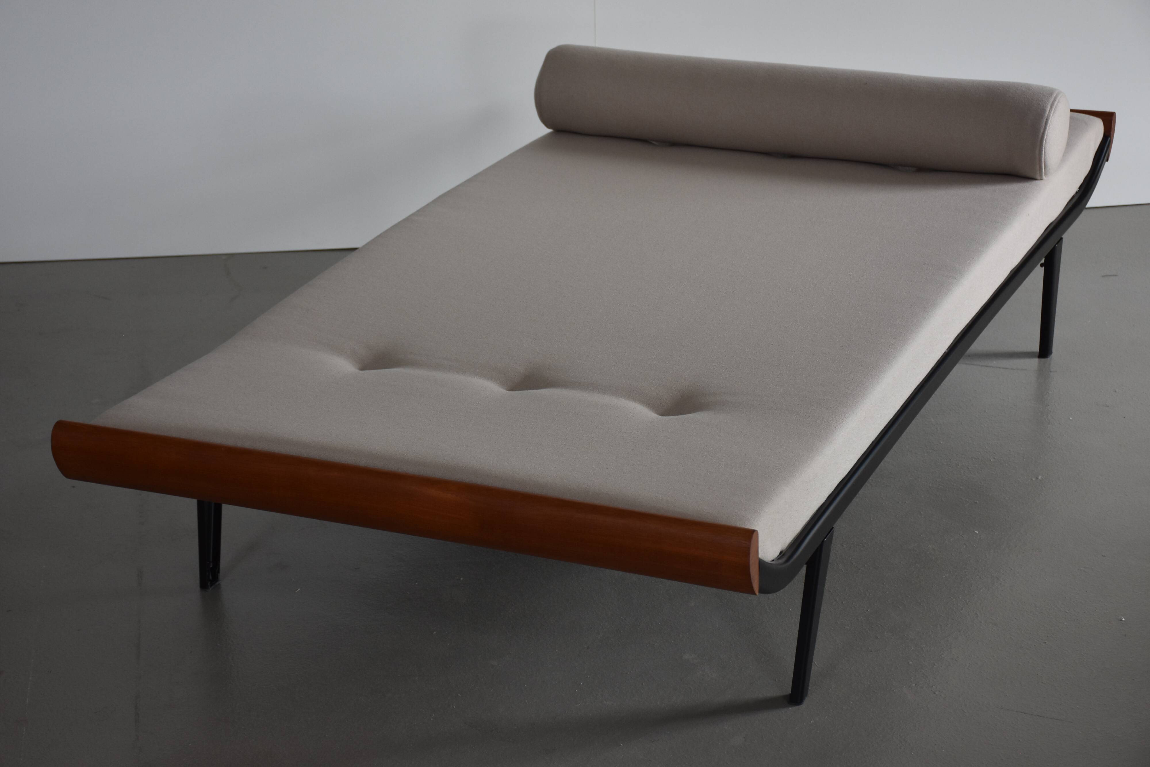 Mid-century Cleopatra daybed, teak and metal frame, 1960s