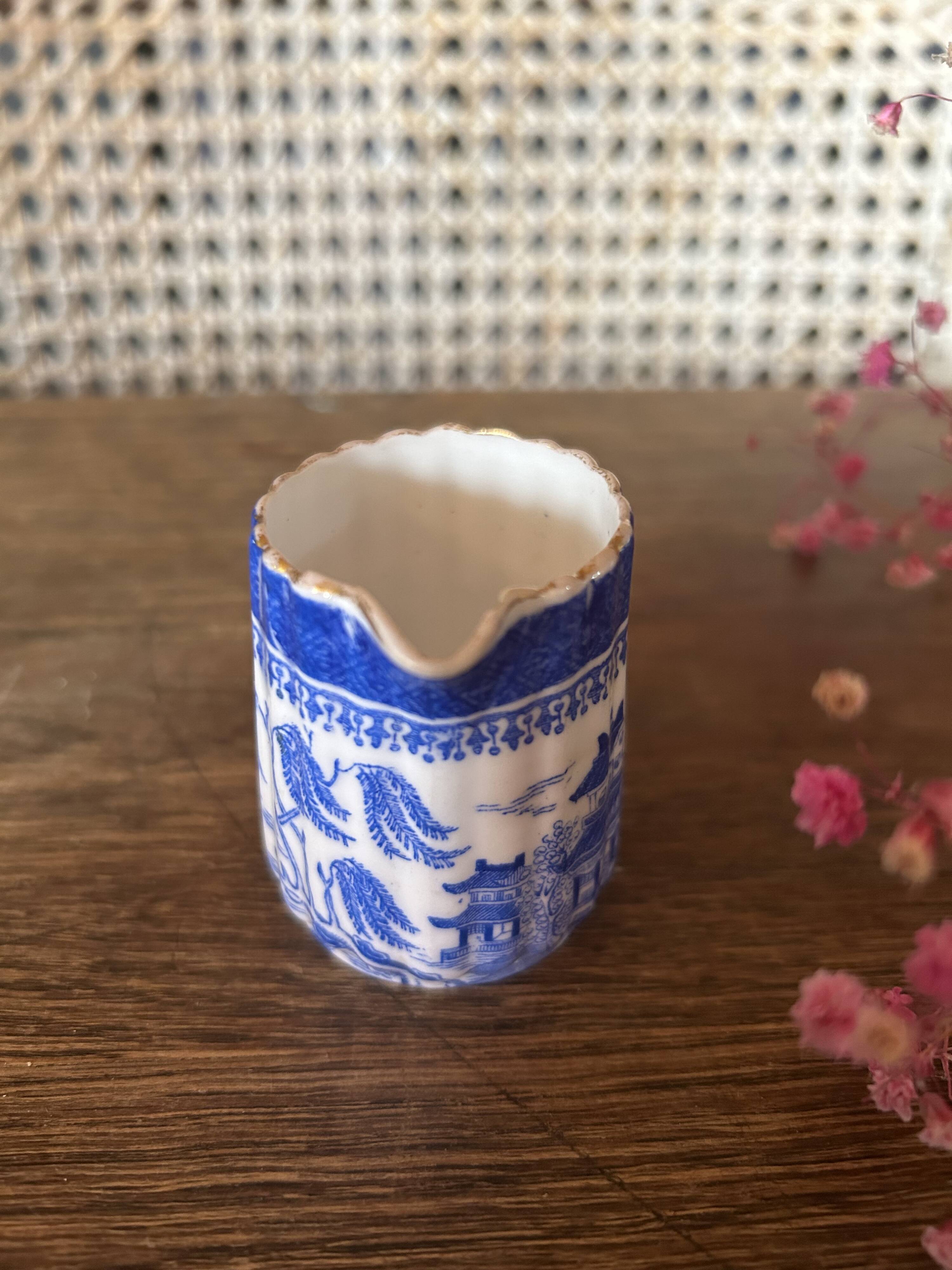 Miniature creamer