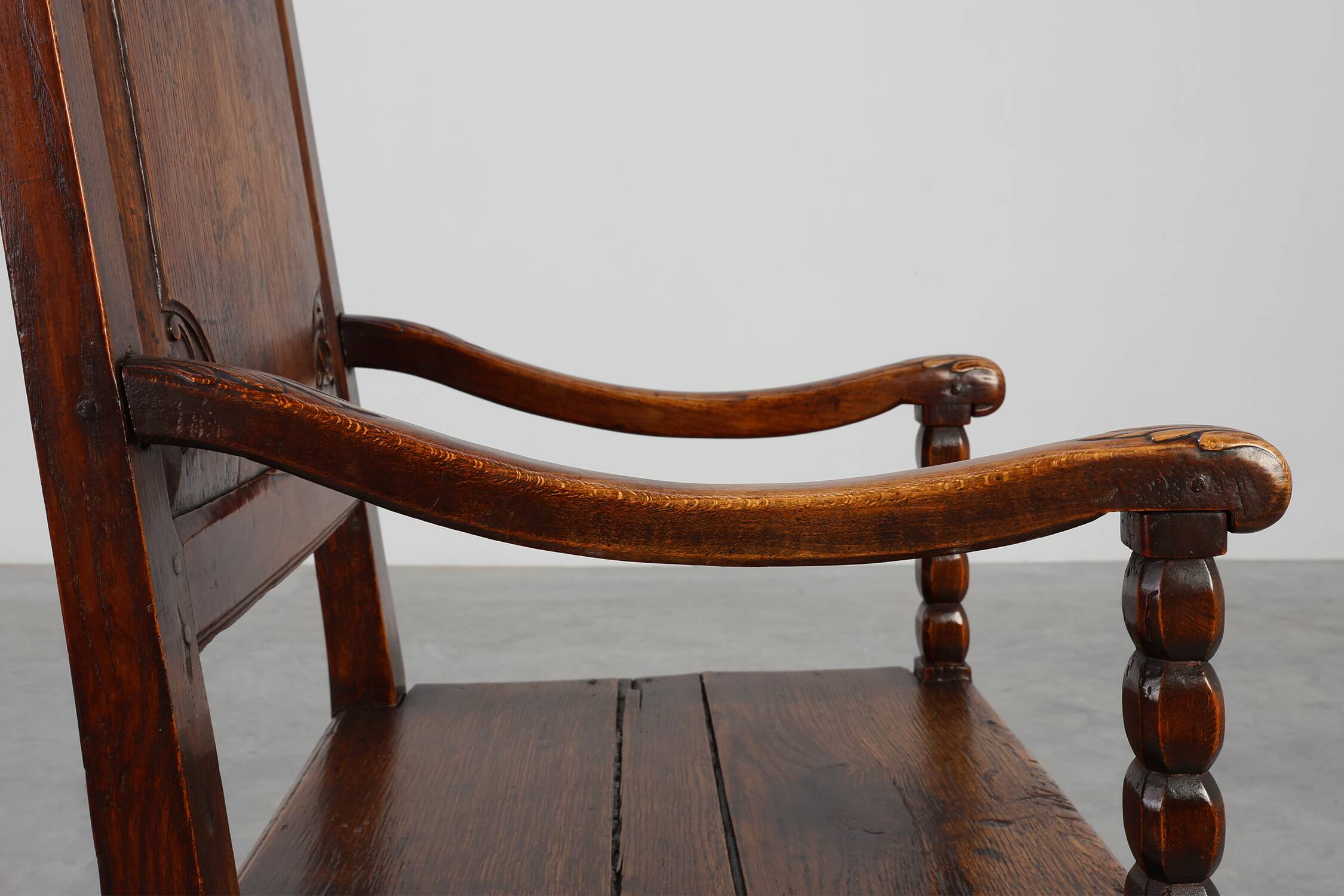 18th Century Liège Armchair in hand carved Oak, Belgium