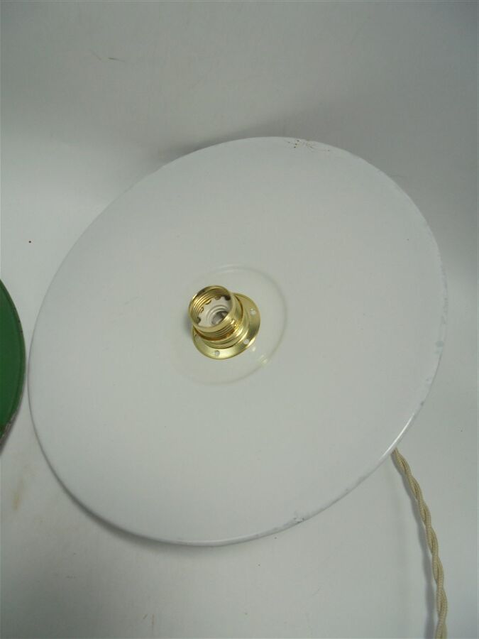 Trio of enamelled sheet metal suspensions