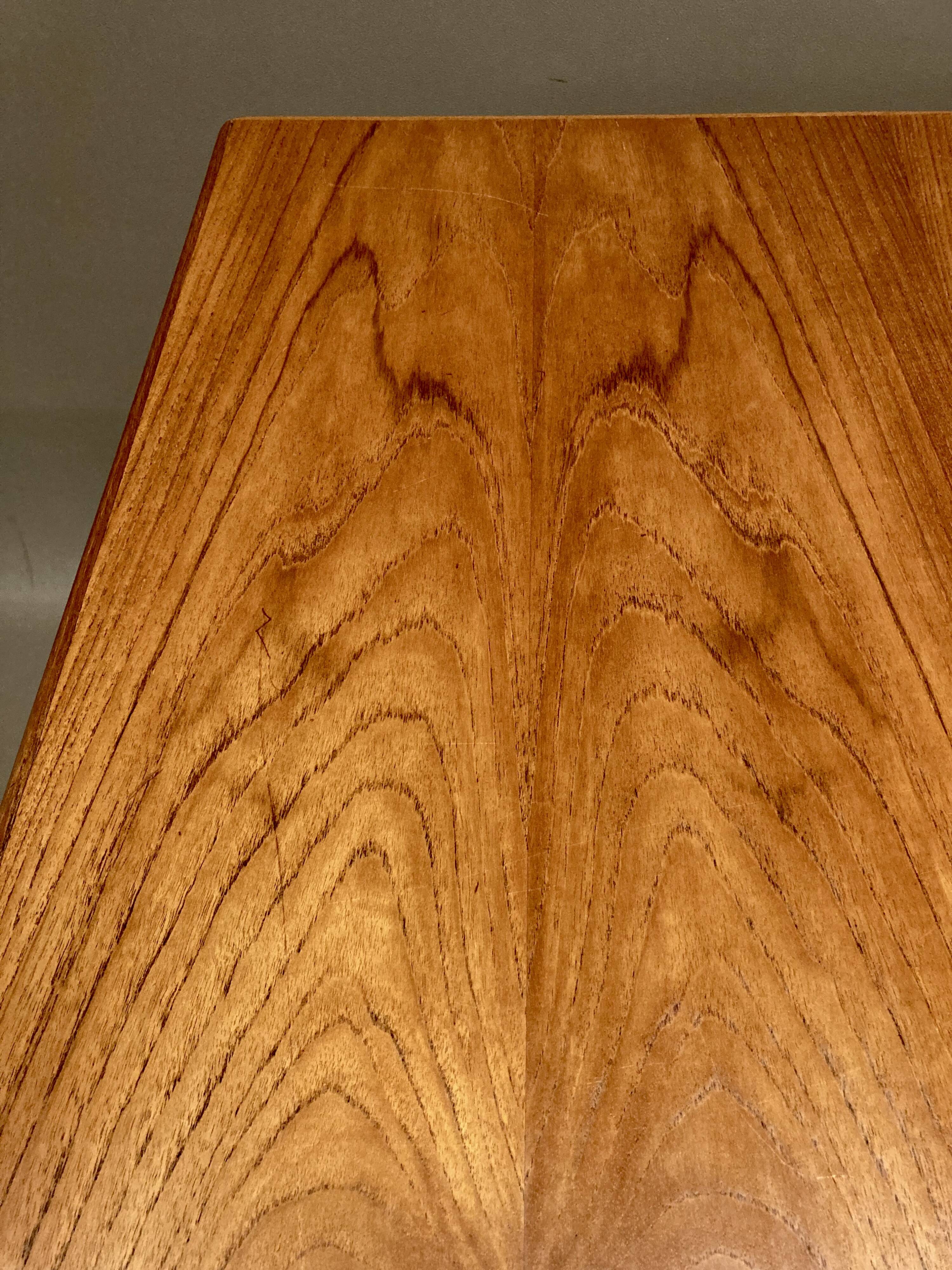 Extendable high table "Scandinavian Design" 1950.