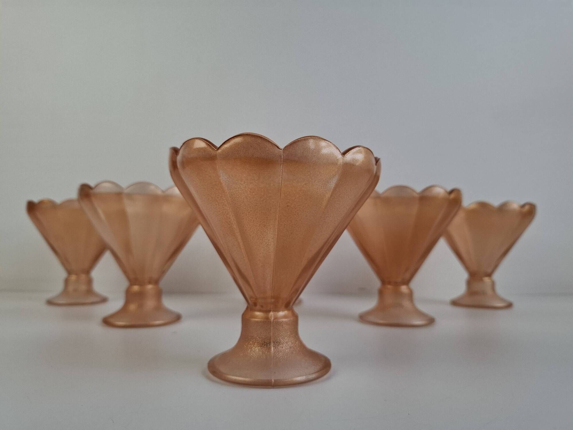 Set of 6 Art Deco Pink Rosaline Glass Dessert Bowls, Czechoslovakia, 1930s